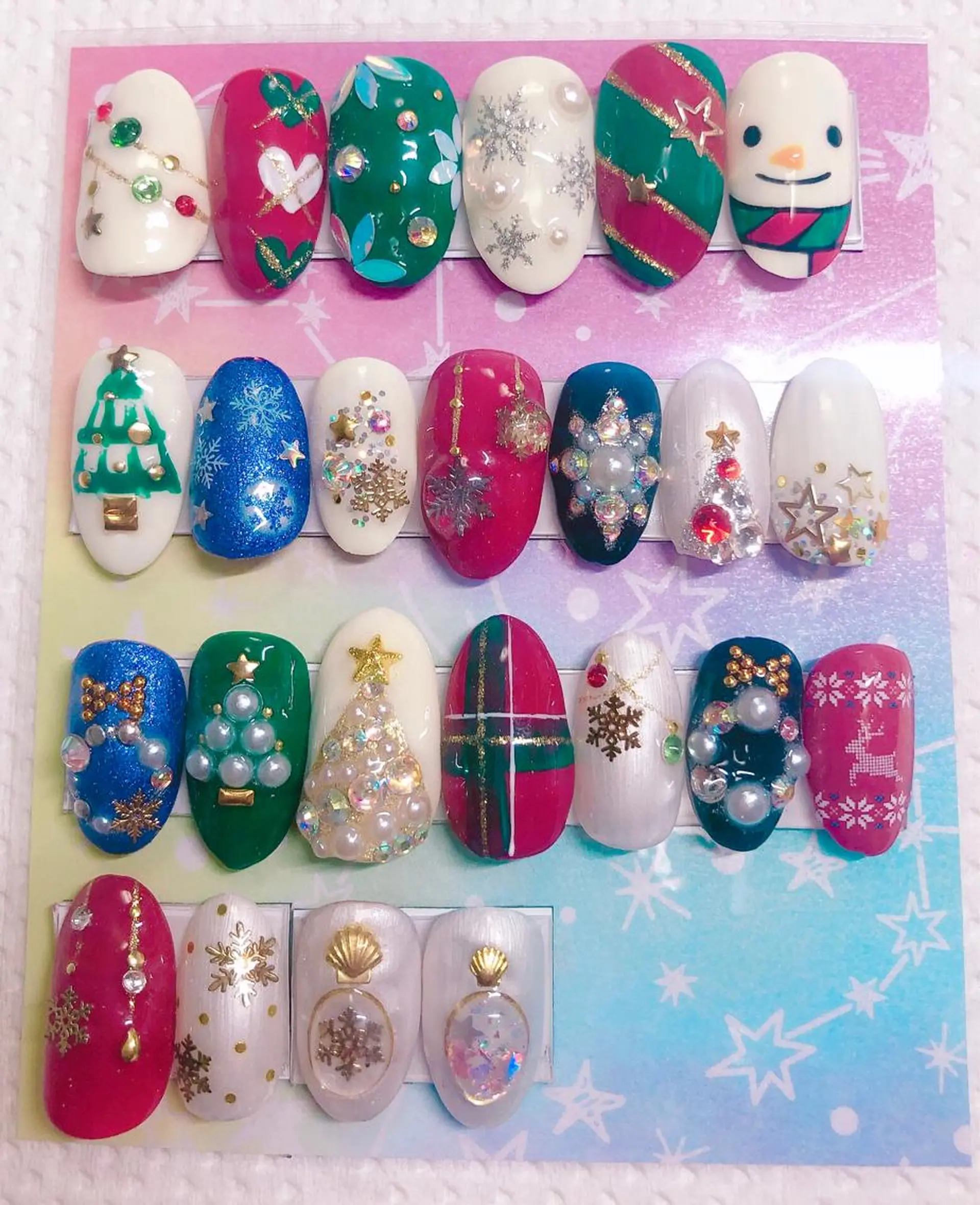 ネイル 冬ネイル クリスマス CROWN プライベートサロンのネイルデザイン