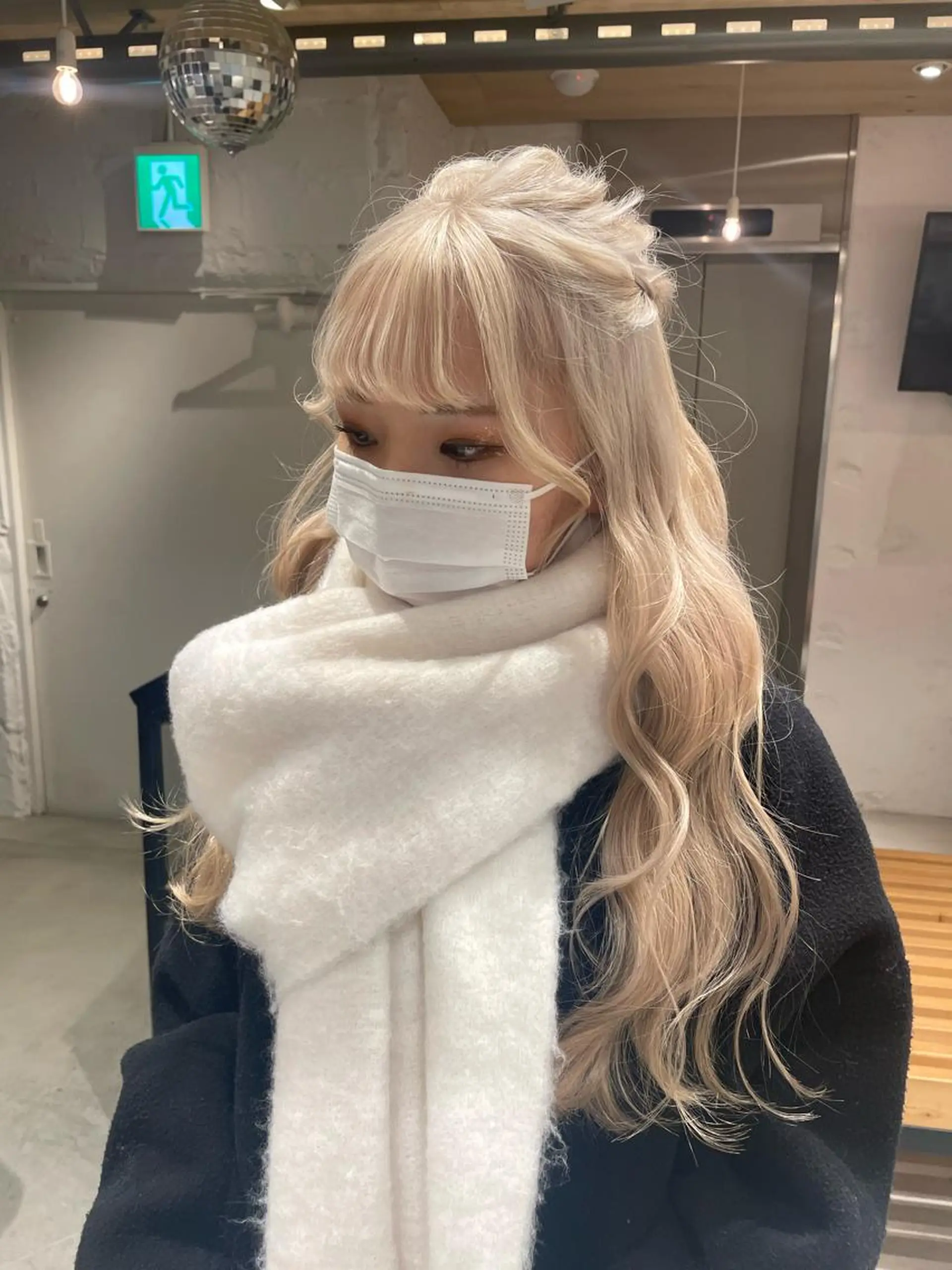 ロング カラー 艶ハイトーン👑♡ NATSUKIのヘアスタイル