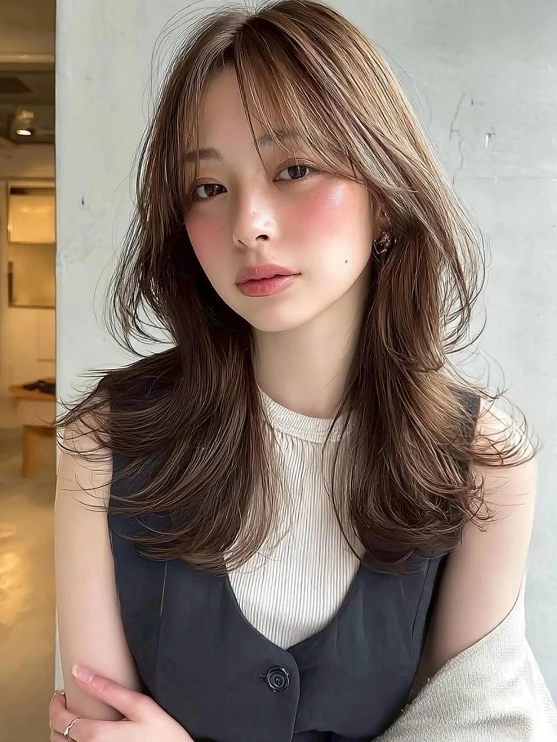 セミロング 韓国風ヘア レイヤーカット ＫＡＮＡ/天王寺 🎀🫧のマツエク・マツパデザイン