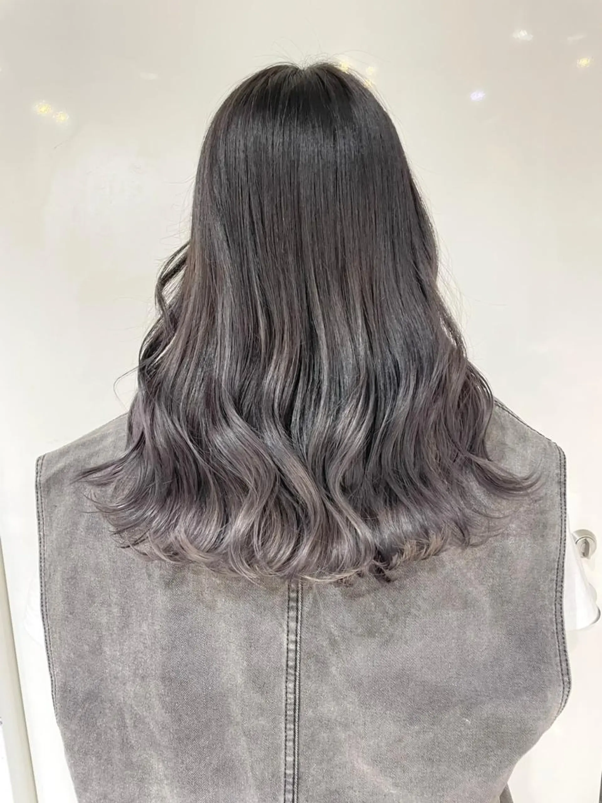 セミロング アッシュ 髪質改善 韓国風ヘア 公式 Ease by amble luxeのヘアスタイル