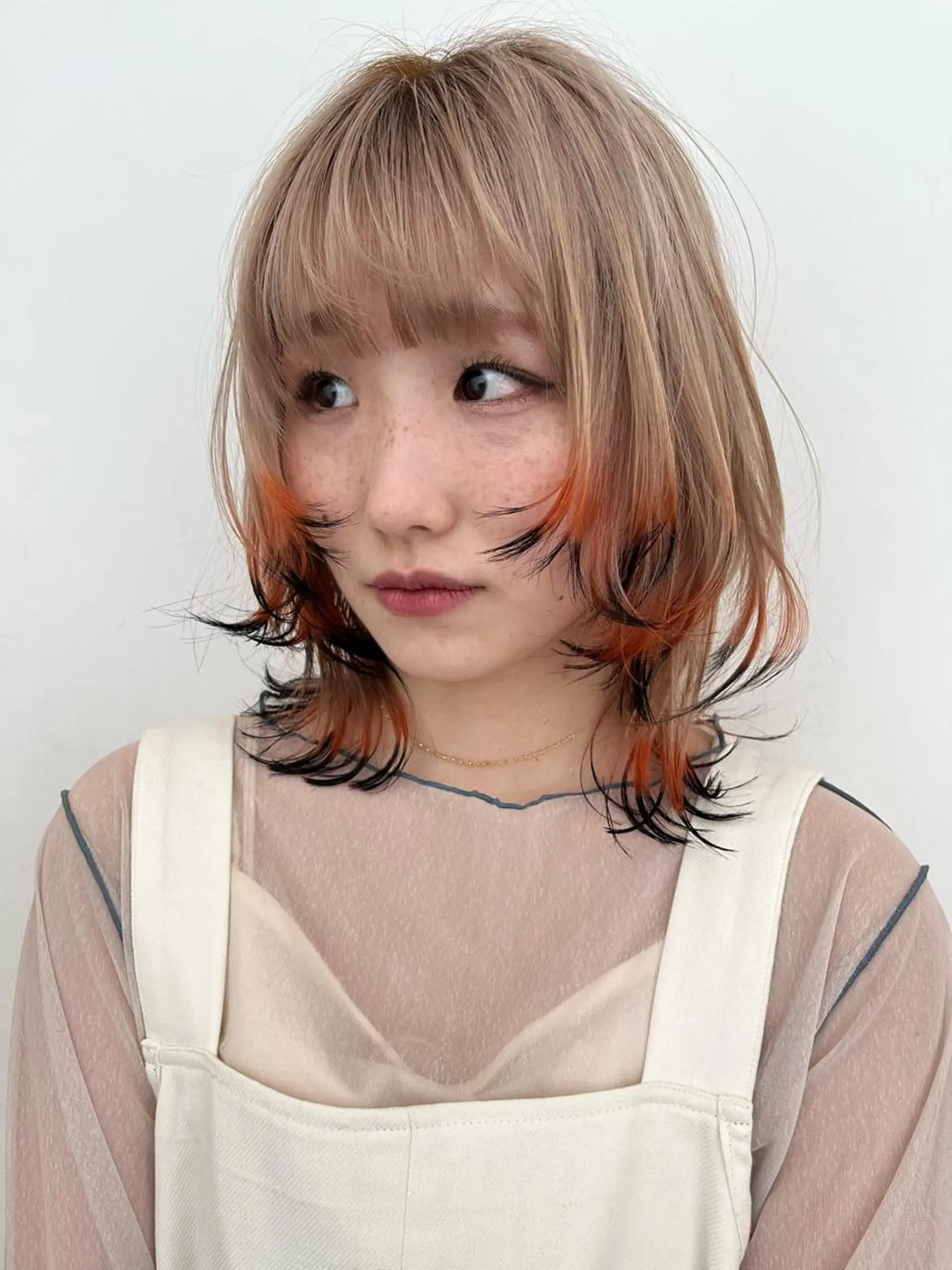 セミロング カラー ブリーチ 狐カラー 舟橋 りんかのヘアスタイル