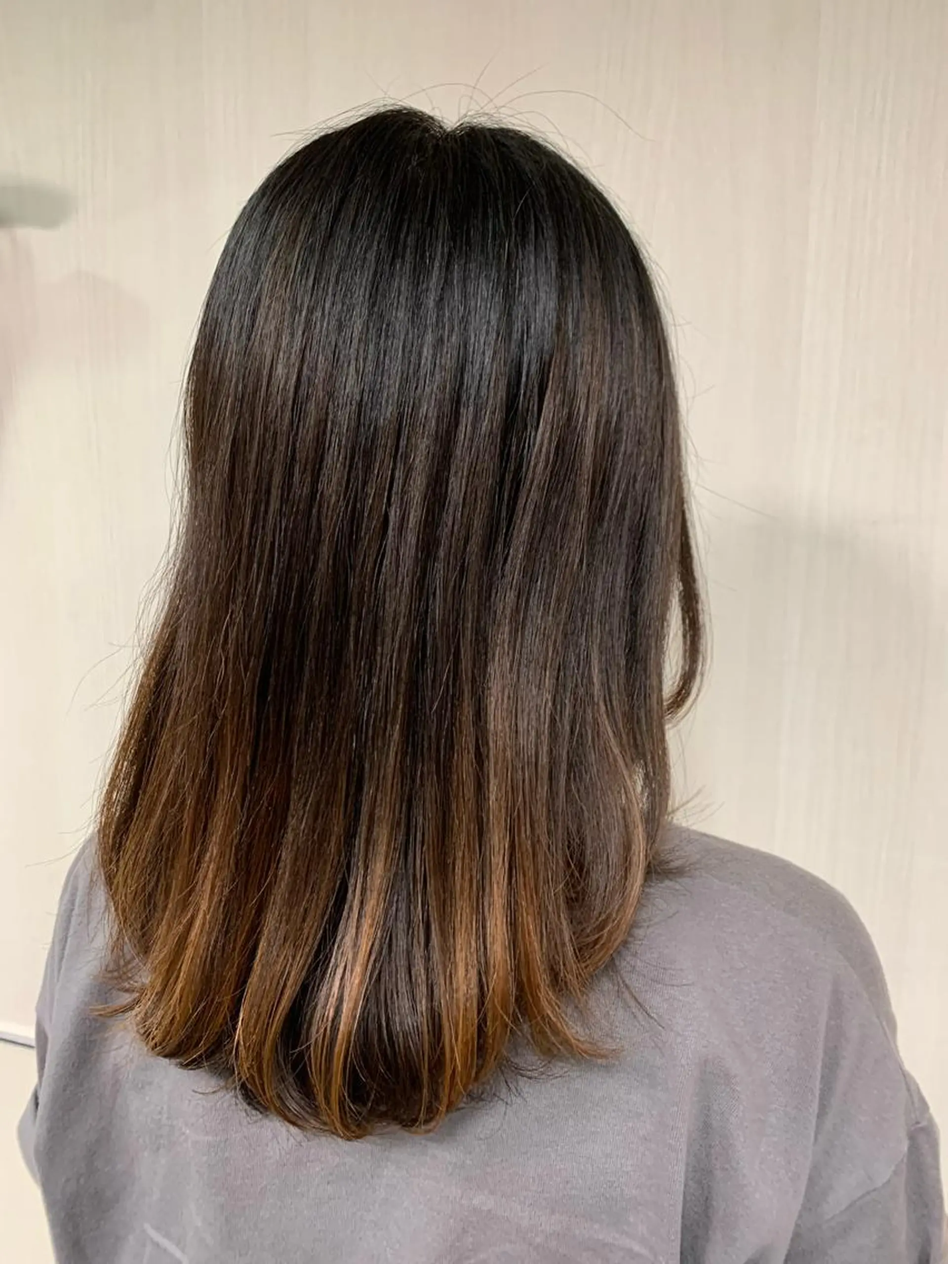 セミロング 顔周りカット レイヤーカット ウスイマイコ カット/ケアカラーのヘアスタイル