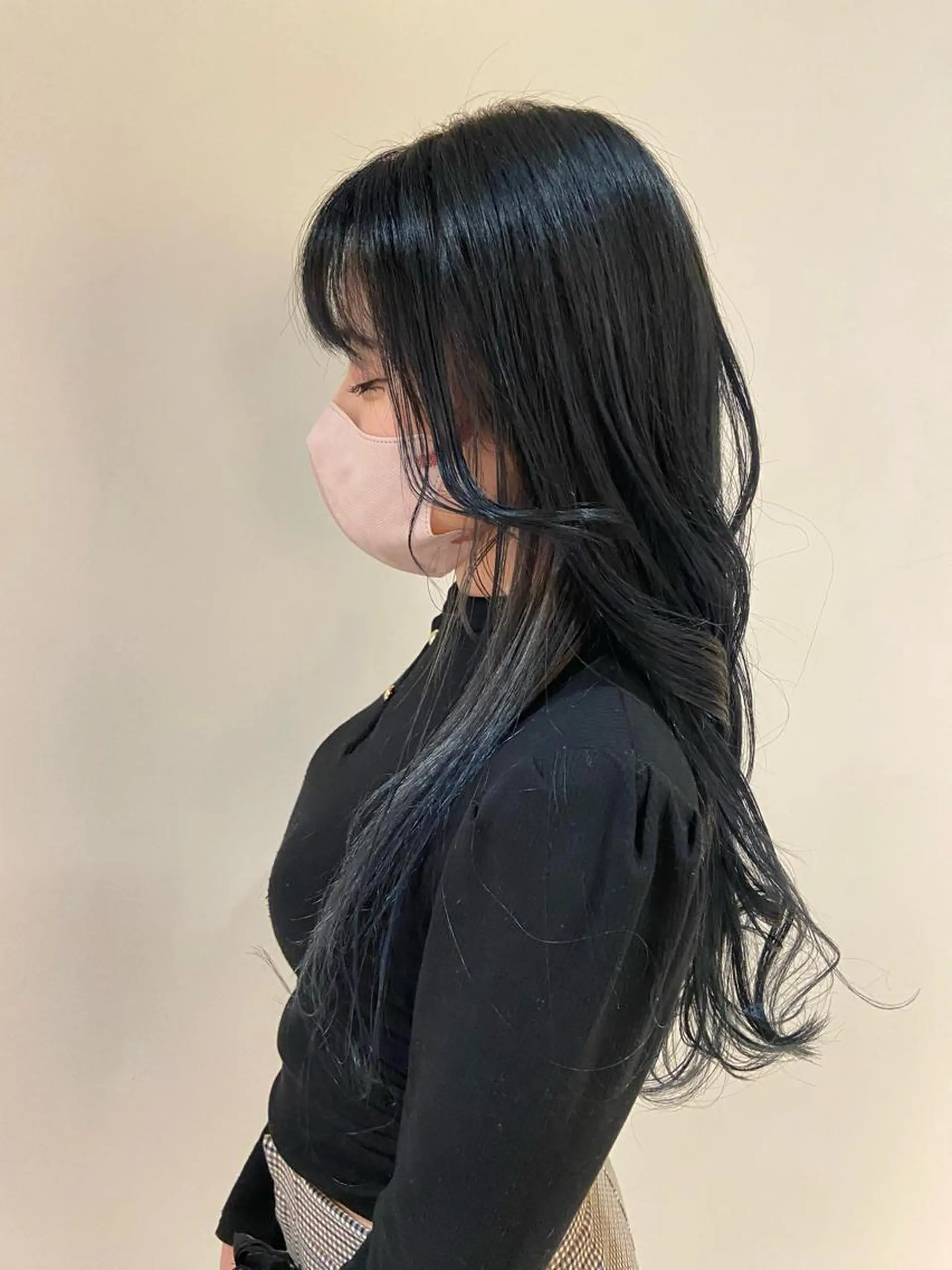 カラー ブルーカラー シルバー ヘアカラー 大塚 夏生のヘアスタイル