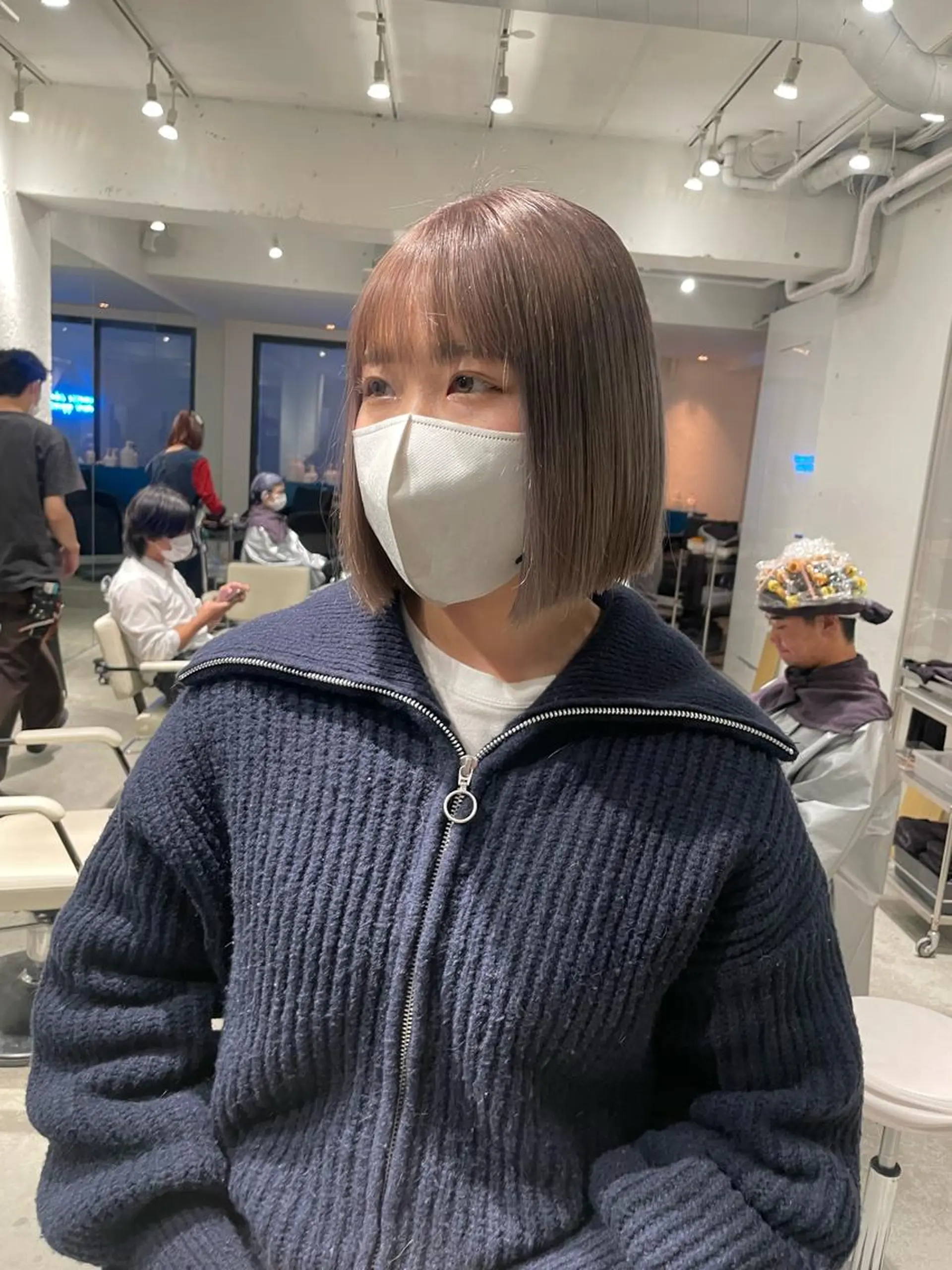 ミディアム カラー ミディアムパーマ バレイヤージュ ブリーチ ケアブリーチ デザインカラー カット ヘアカラー トリートメント スパイラルパーマ 🌐hina⭐️のヘアスタイル