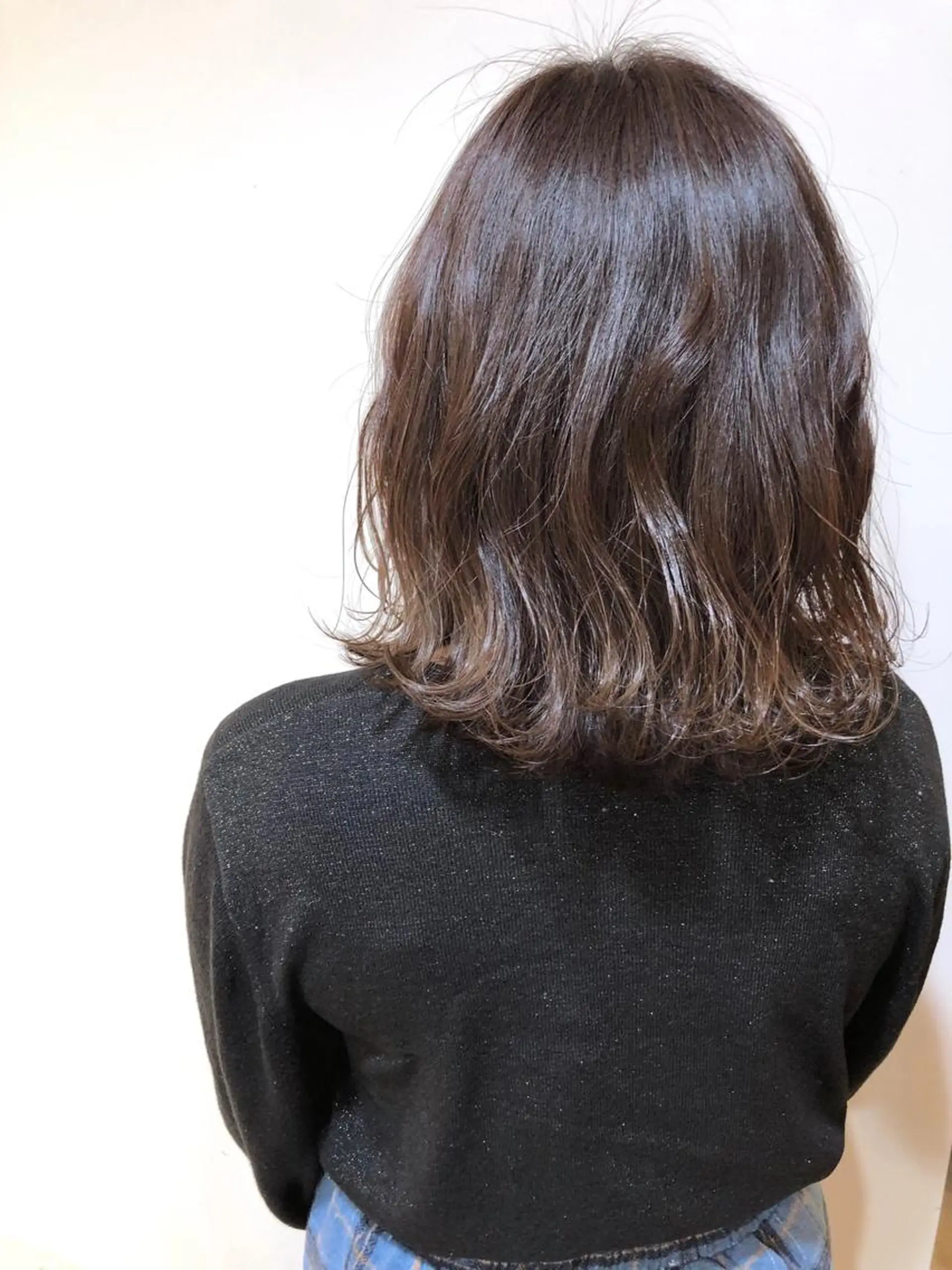 ミディアム カラー MIOベージュカラー 柔らかいカラーのヘアスタイル