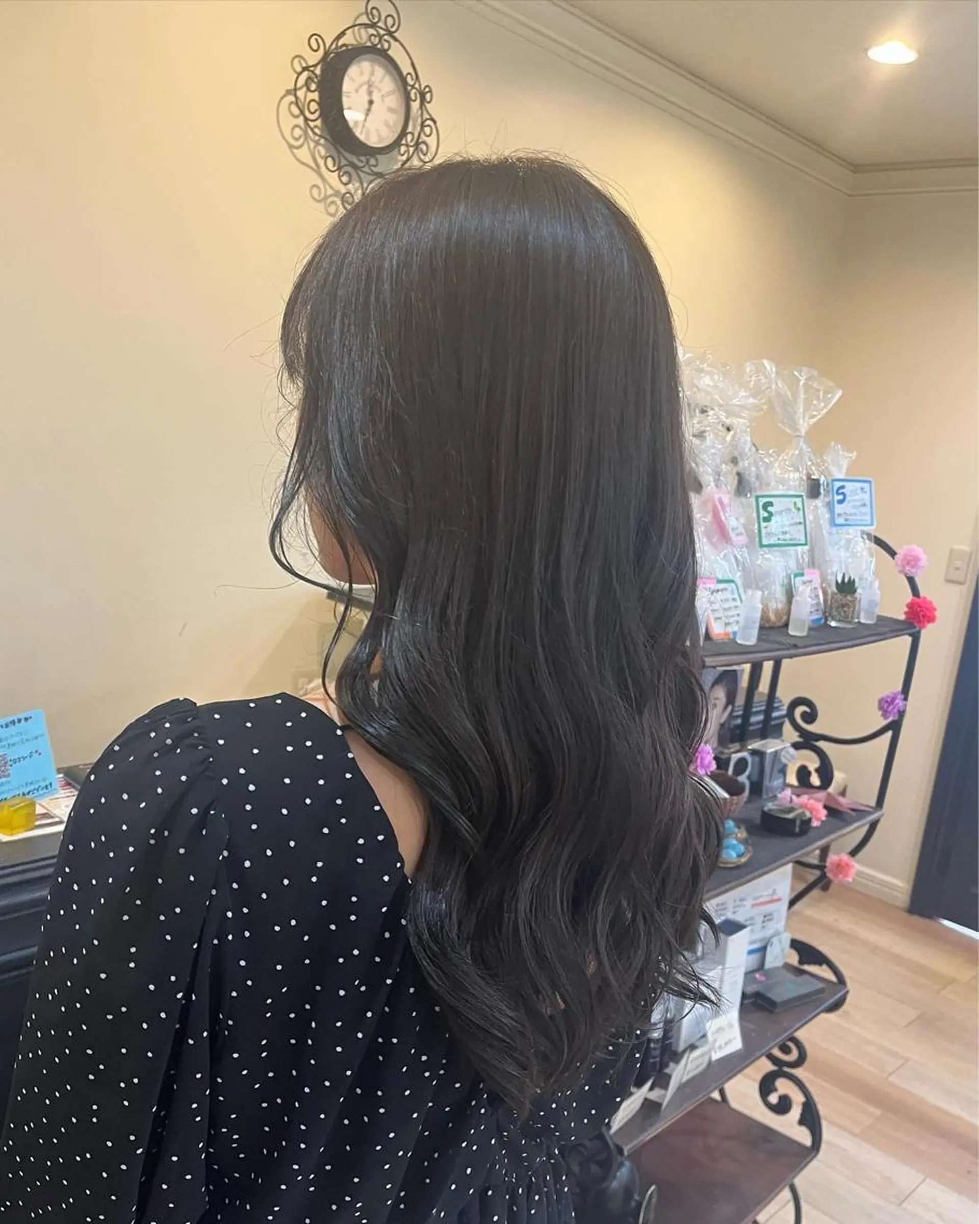 カラー アッシュ アッシュグレー 透明感カラー KOKORO 中村 朱里のヘアスタイル