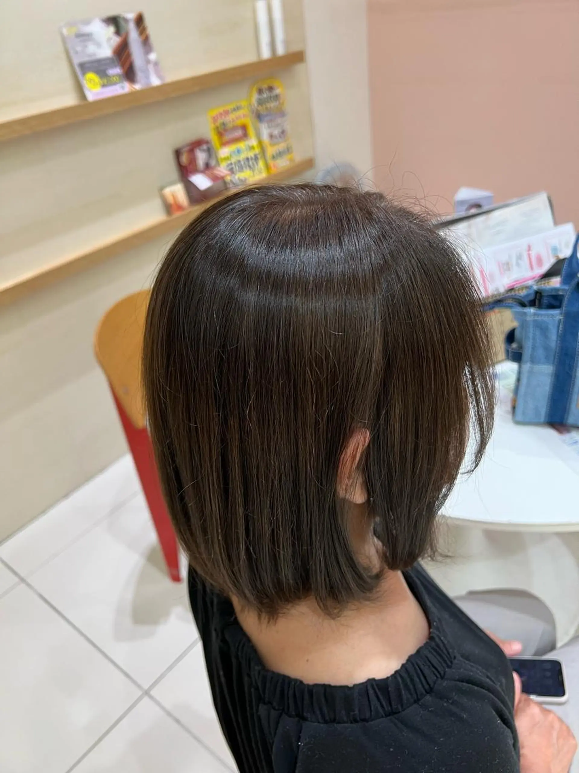 ショート ☃️顔周りレイヤー グレージュSHUTOのヘアスタイル