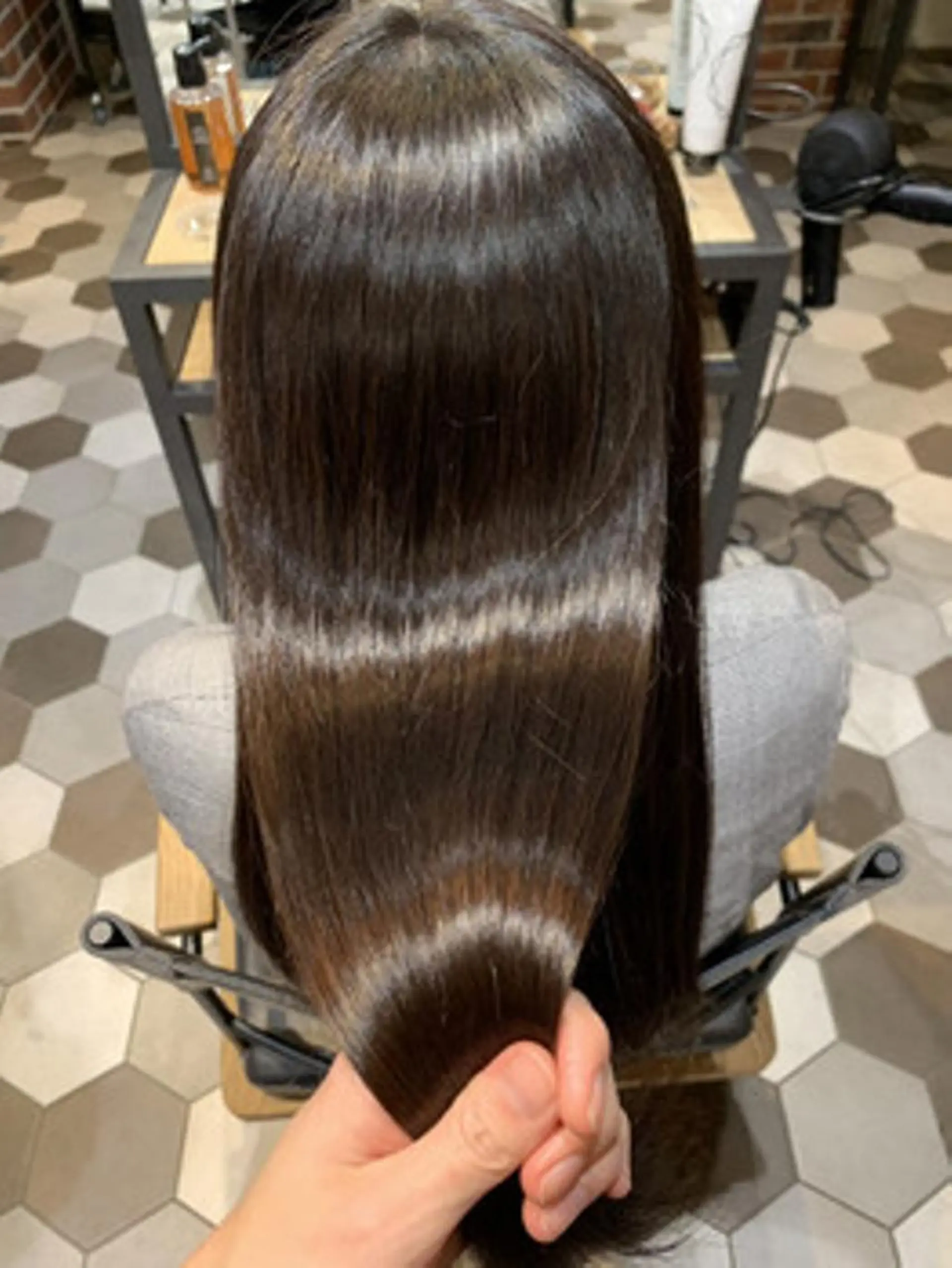 ロング 髪質改善、縮毛矯正 酸性縮毛矯正のヘアスタイル