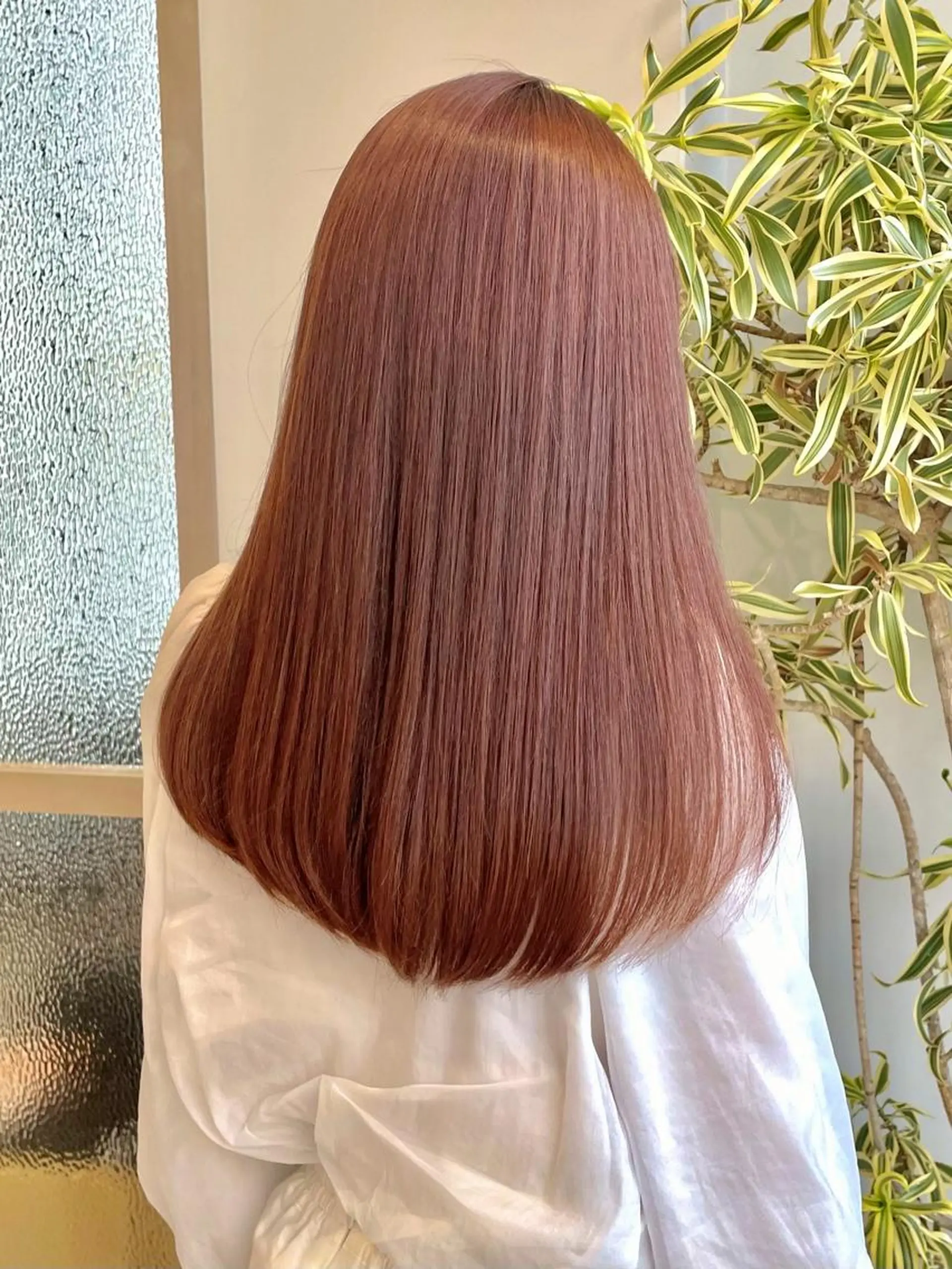 カラー ロング ベージュカラー ブリーチ ピンクカラー ピンクベージュ ミラーボール アカデミー枠のヘアスタイル