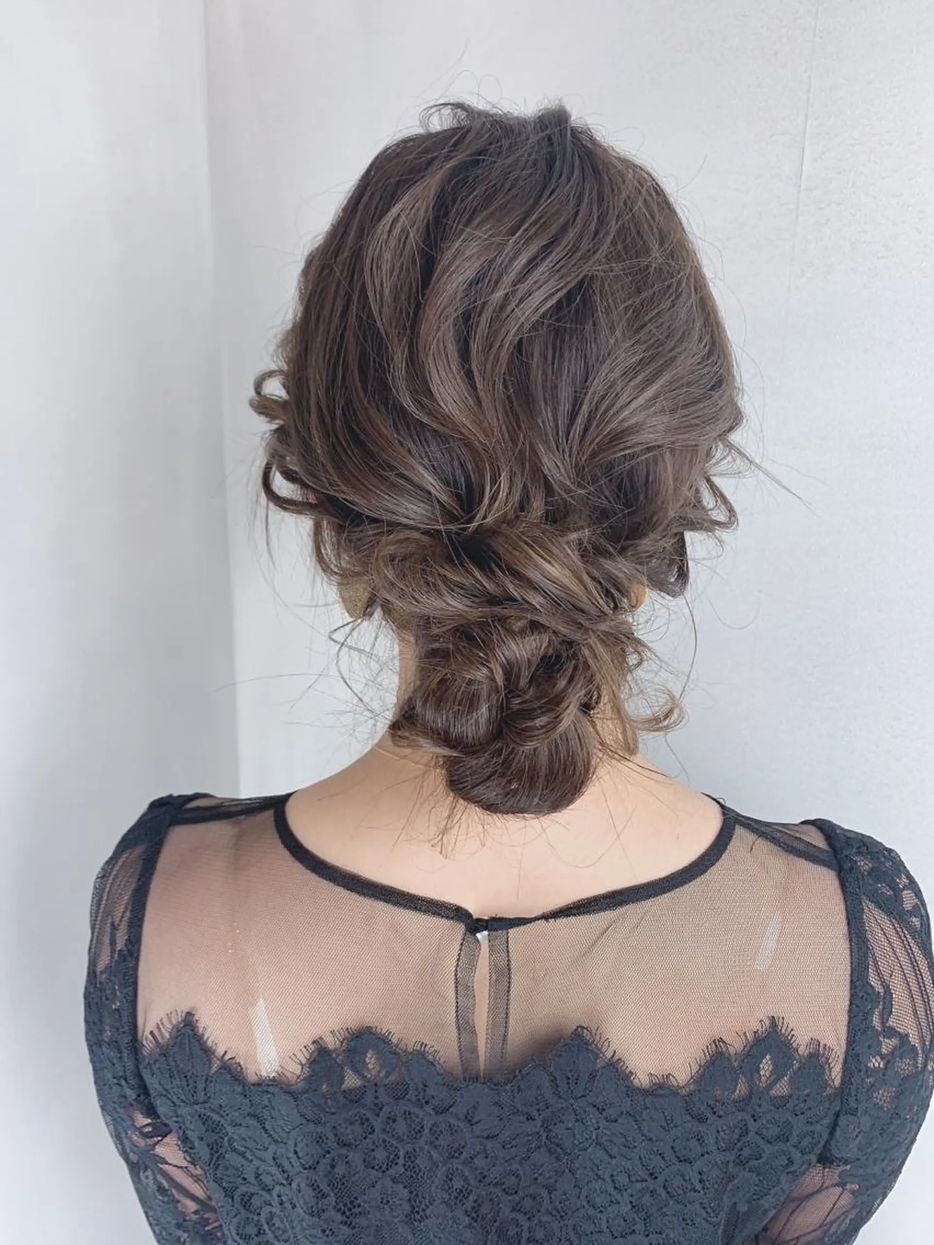 セミロング カレンダー 弁天町Tomoのヘアスタイル