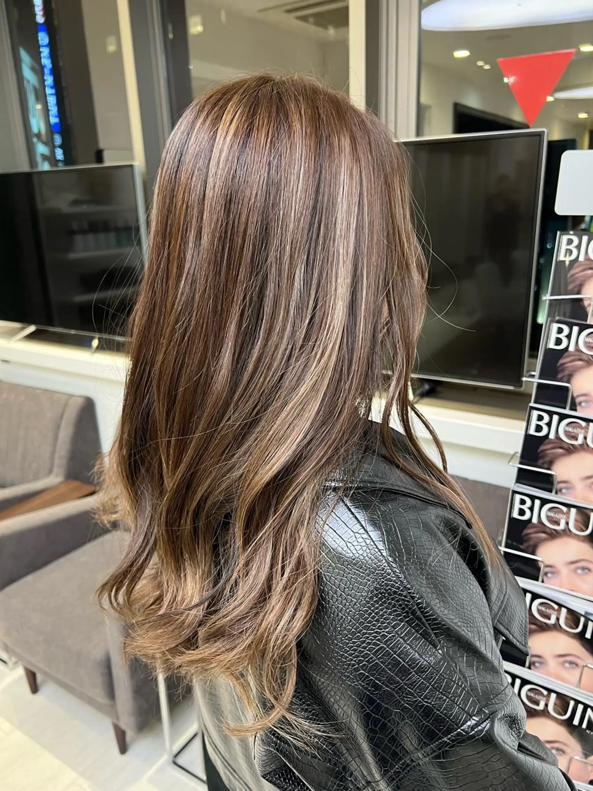 ロング カラー ジャンクロードビギンギンザルグラン所属・🫧無料カットモデル 吉野志保🫧のヘアスタイル