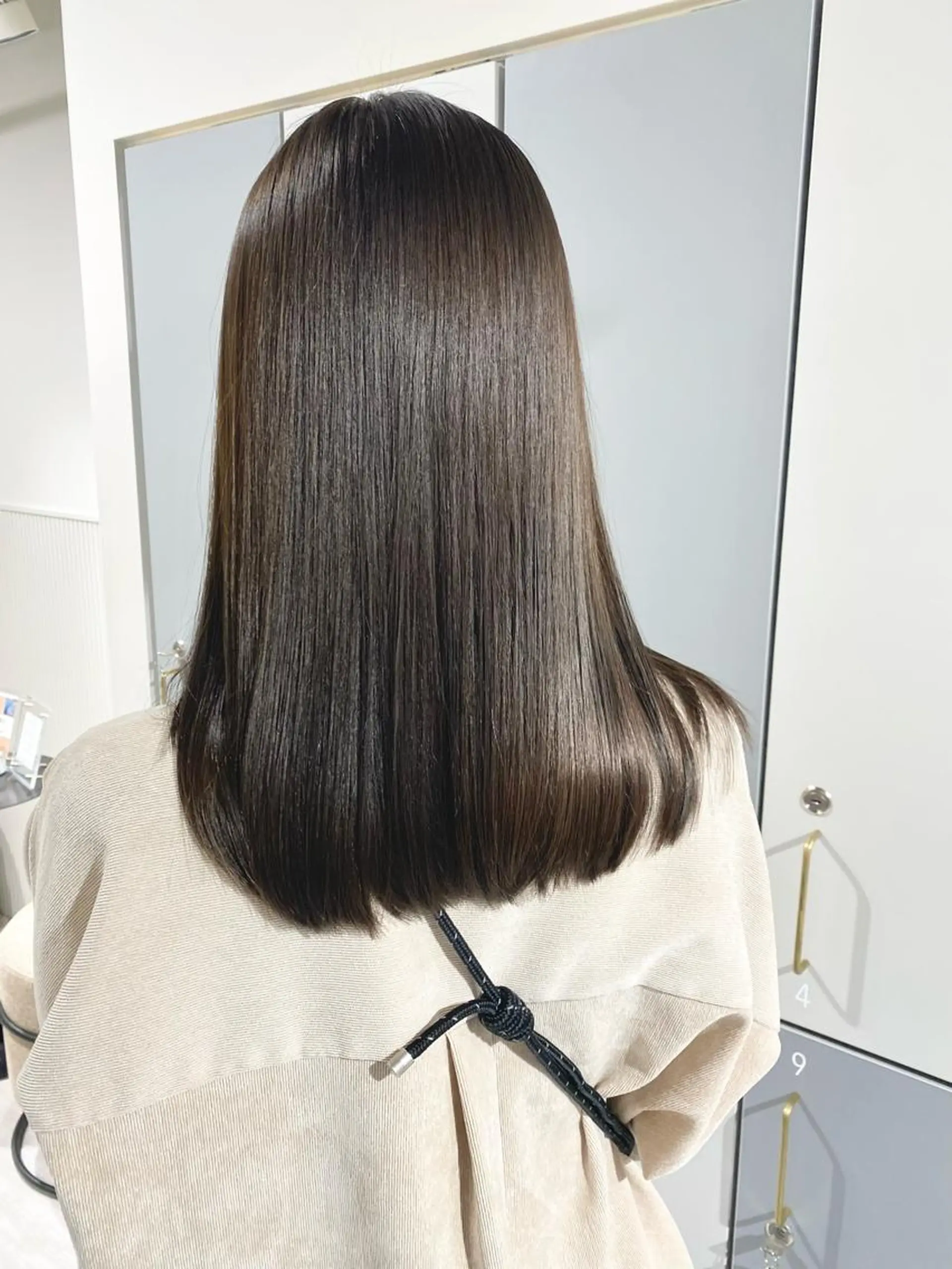 ミディアム カラー ベージュカラー 透明感カラー グレージュ オリーブベージュ オリーブカラー カット ヘアカラー トリートメント LOVESTOIKE 堂本のヘアスタイル