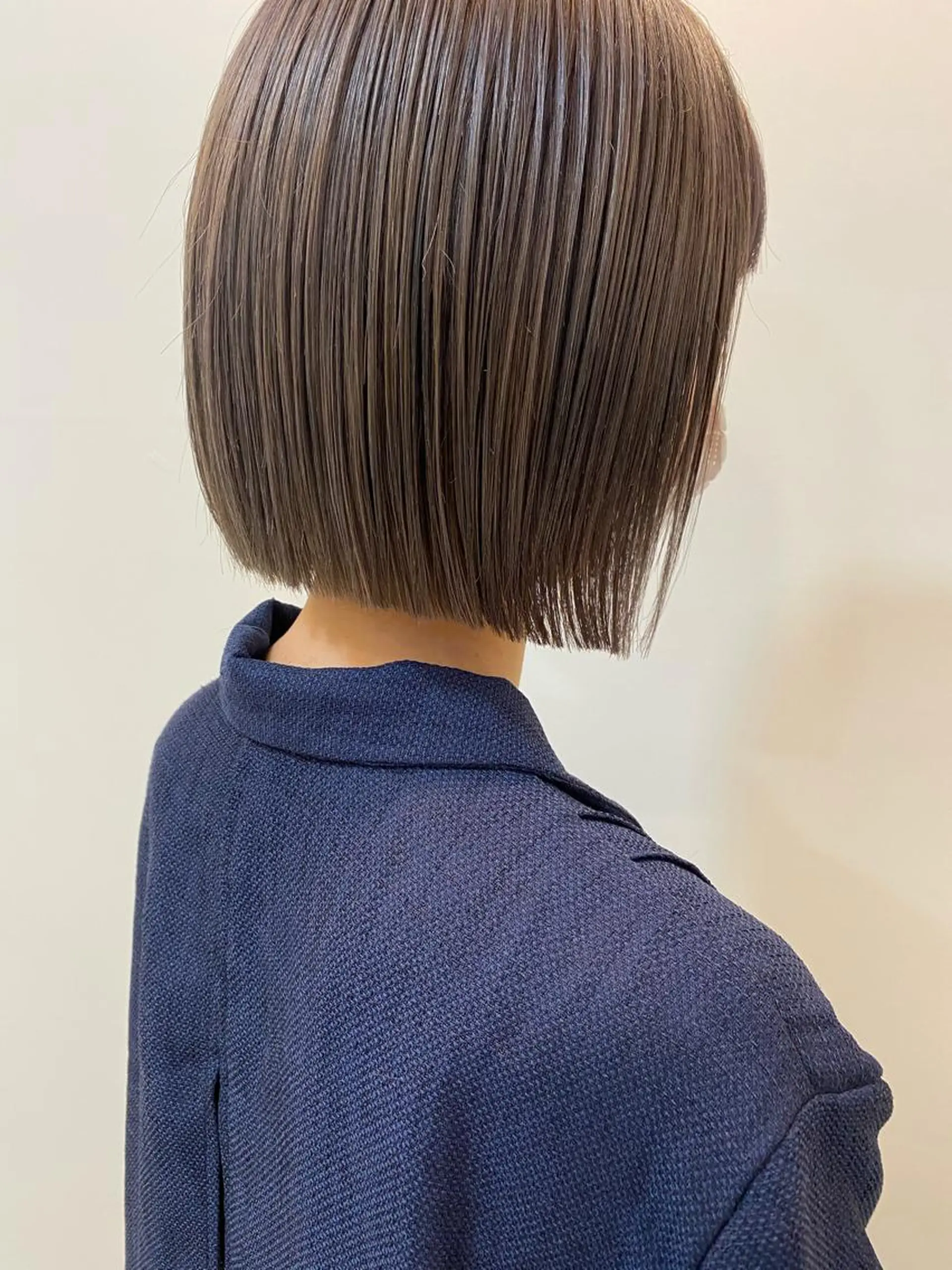 ショート カラー 切りっぱなしボブ ブリーチ グレージュ ボブ fit stand /HIIRAGIのヘアスタイル