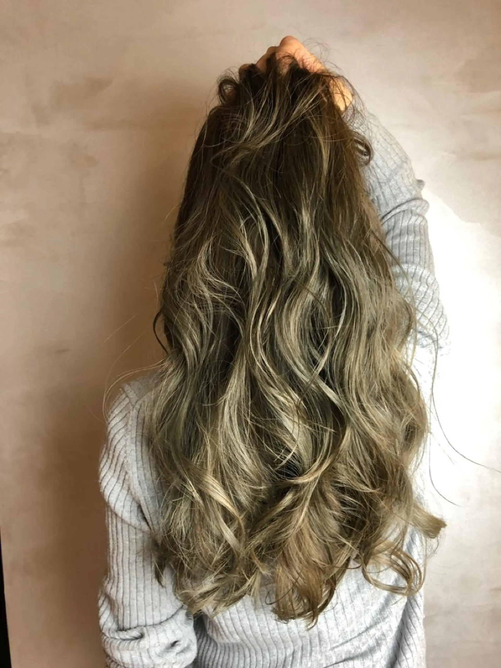 ロング カラー ブリーチ ハイライトカラー ハイライト カット ヘアカラー トリートメント 清水　仰士 ROW町田のヘアスタイル