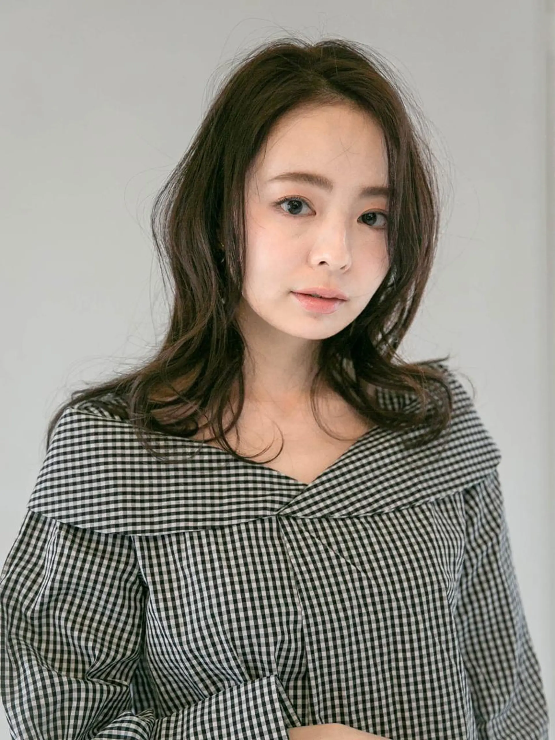 ミディアム カラー 戸村 世奈のヘアスタイル