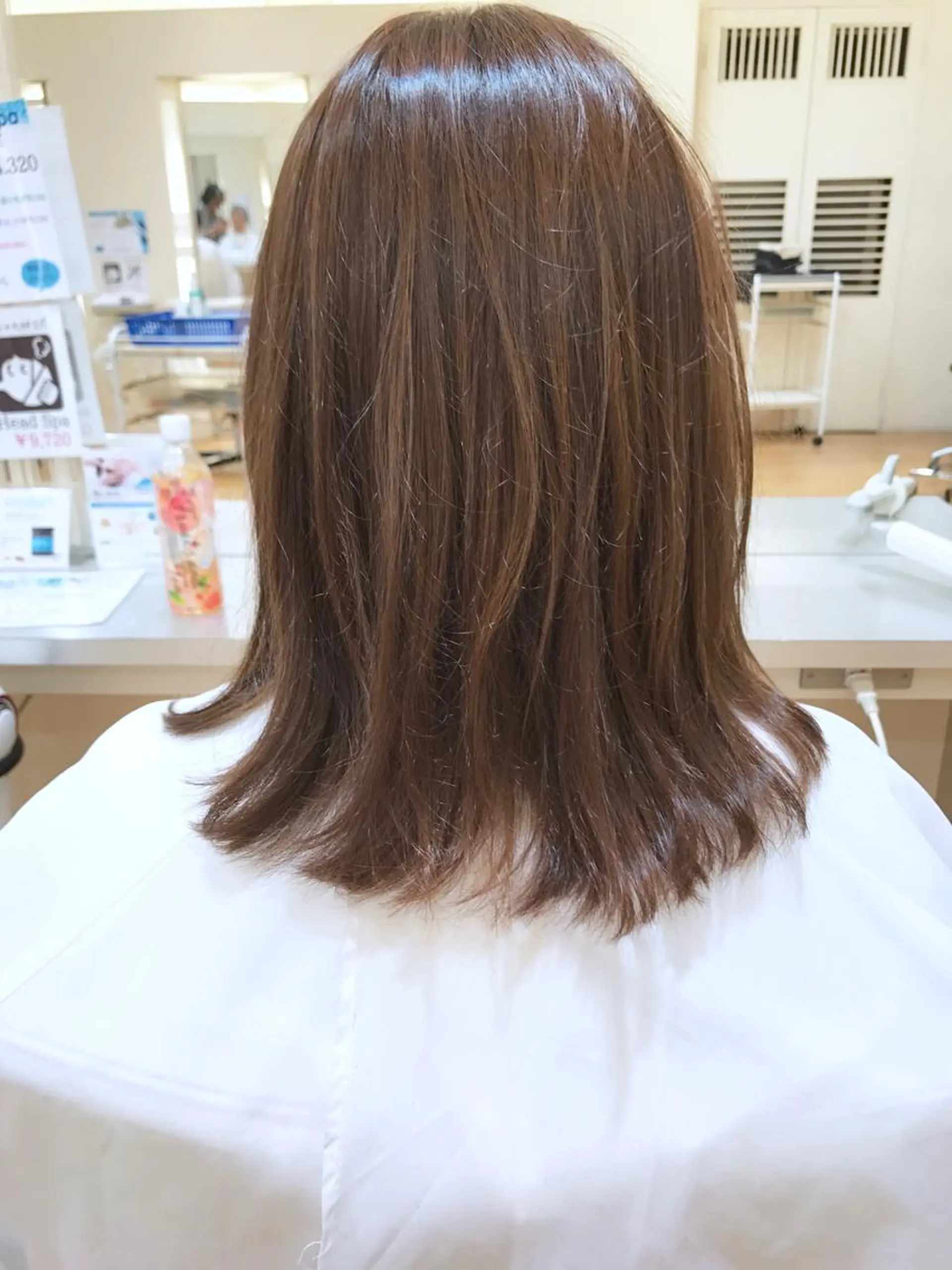 ミディアム カラー ベージュカラー 外ハネヘア ReMix 新宿店所属・タジマ ヤスヒサのヘアスタイル