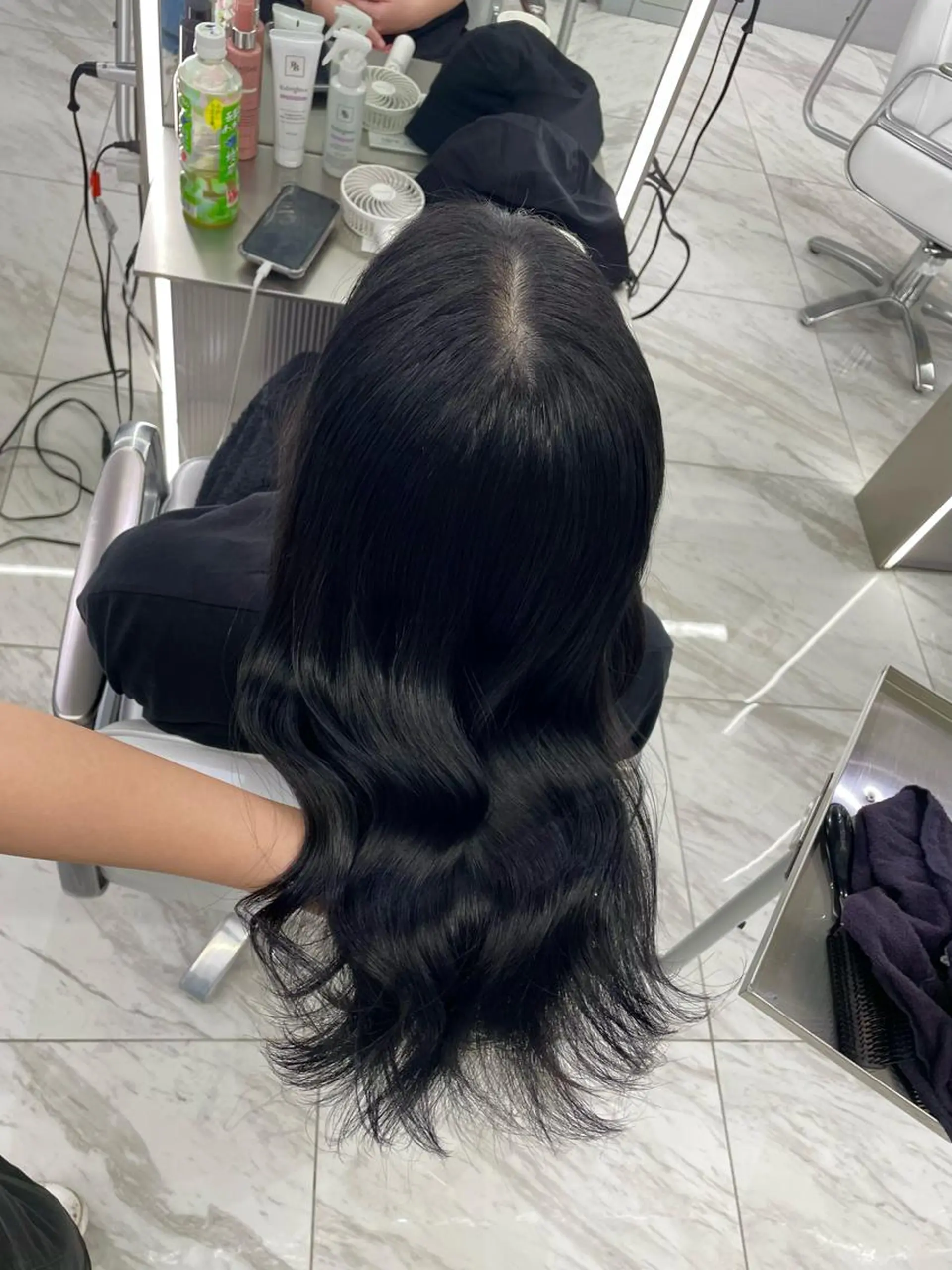 セミロング 菜々🫧新宿 透明感ケアブリーチのヘアスタイル