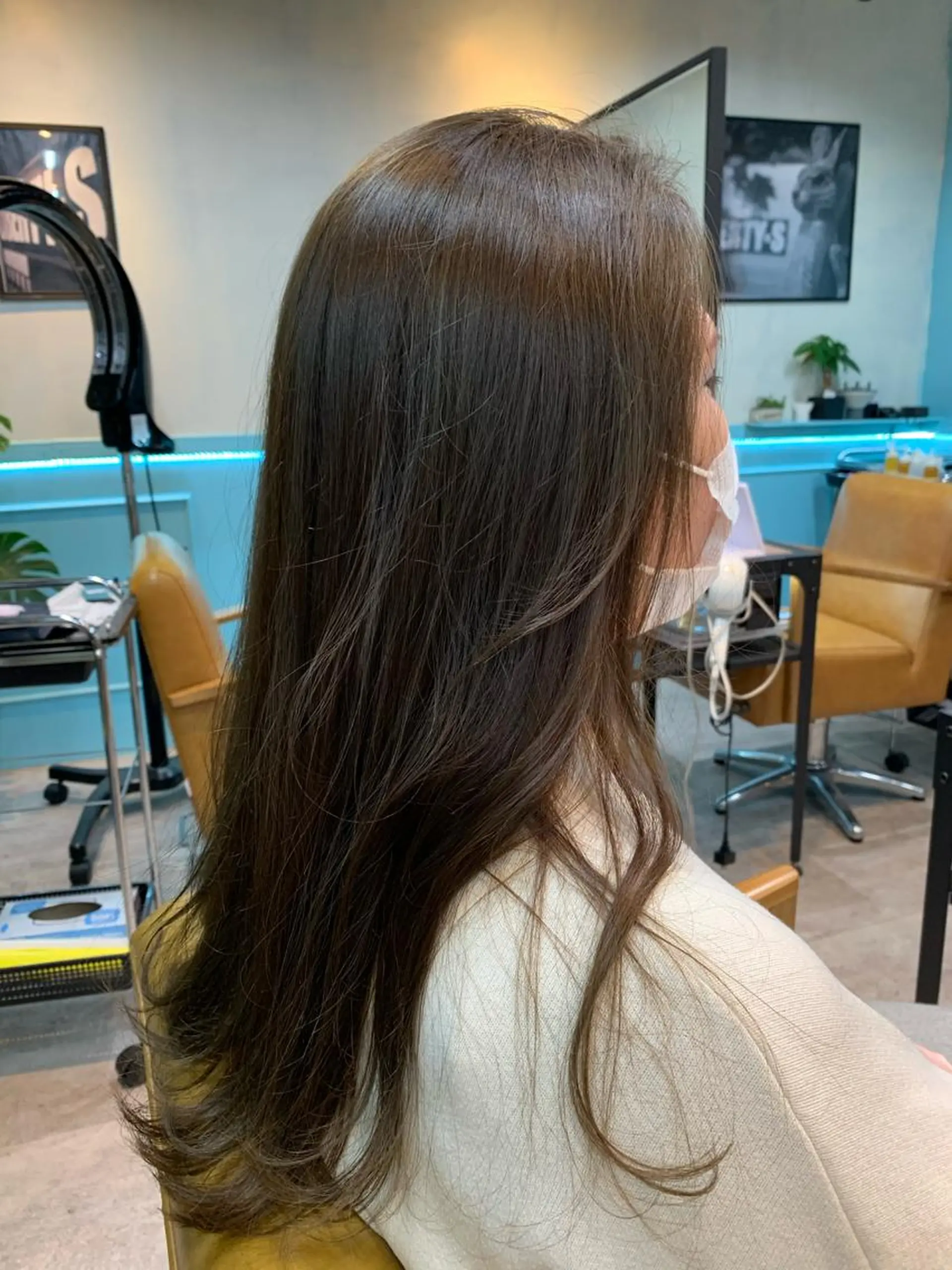 ロング カラー 透明感カラー イルミナカラー eyesburg W/est所属・ショート 村上のヘアスタイル