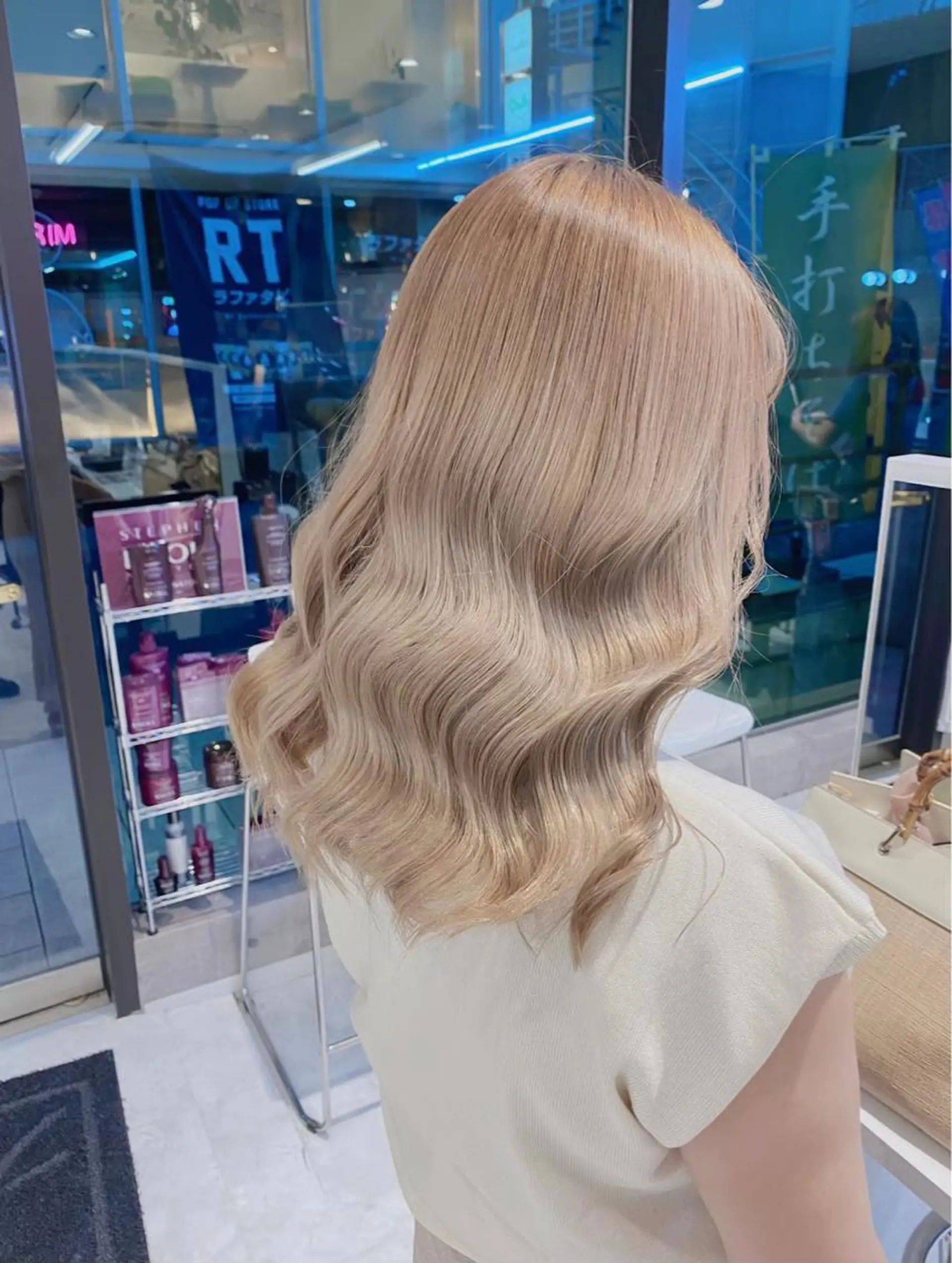 ロング カラー ブリーチ ハイトーンカラー カット ヘアカラー カラー🌈/カット /栄/misa👻のヘアスタイル