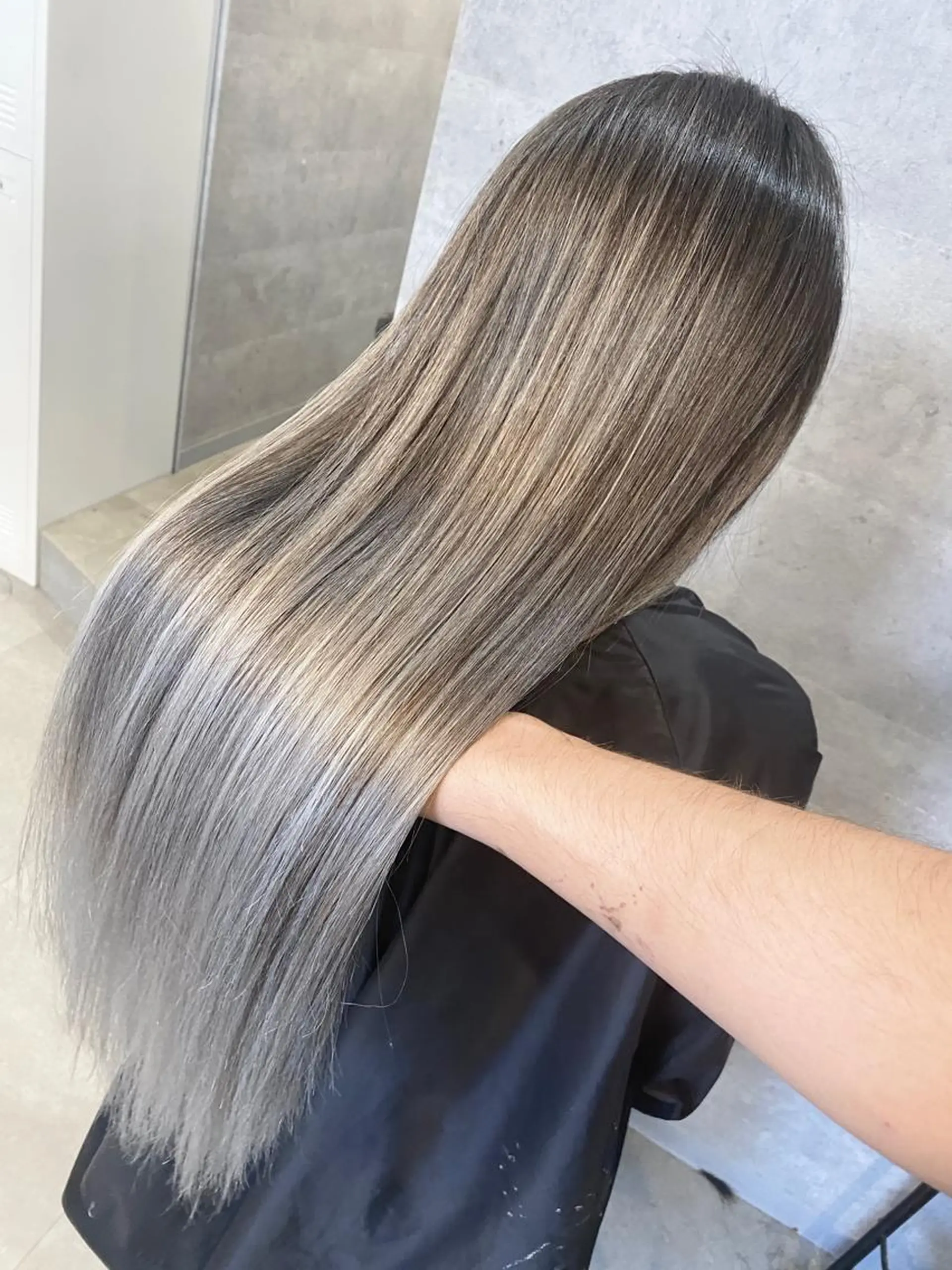 ロング カラー パーマ ヘアアレンジ ネイル マツエク・マツパ アイブロウ バレイヤージュ レイヤーカット ヘアカラー トリートメント 井上 一平のヘアスタイル