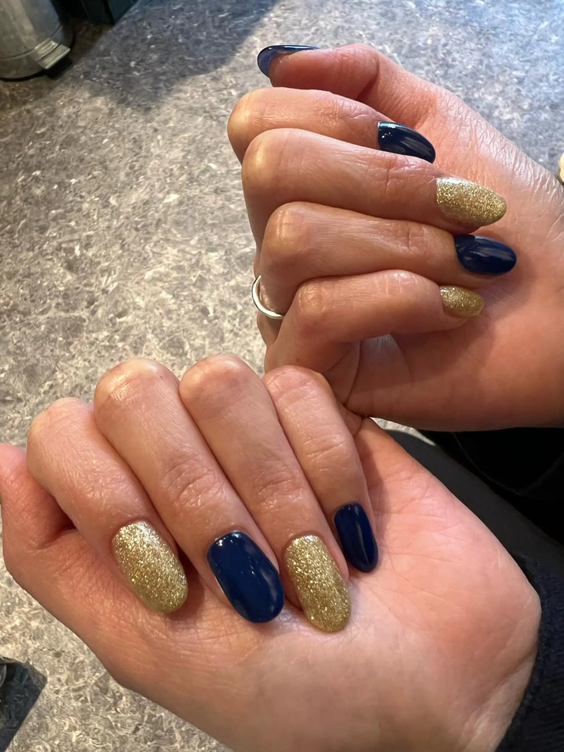 ネイル キラキラネイル ヘアメイクネイリスト 💄💅hidemiのヘアスタイル