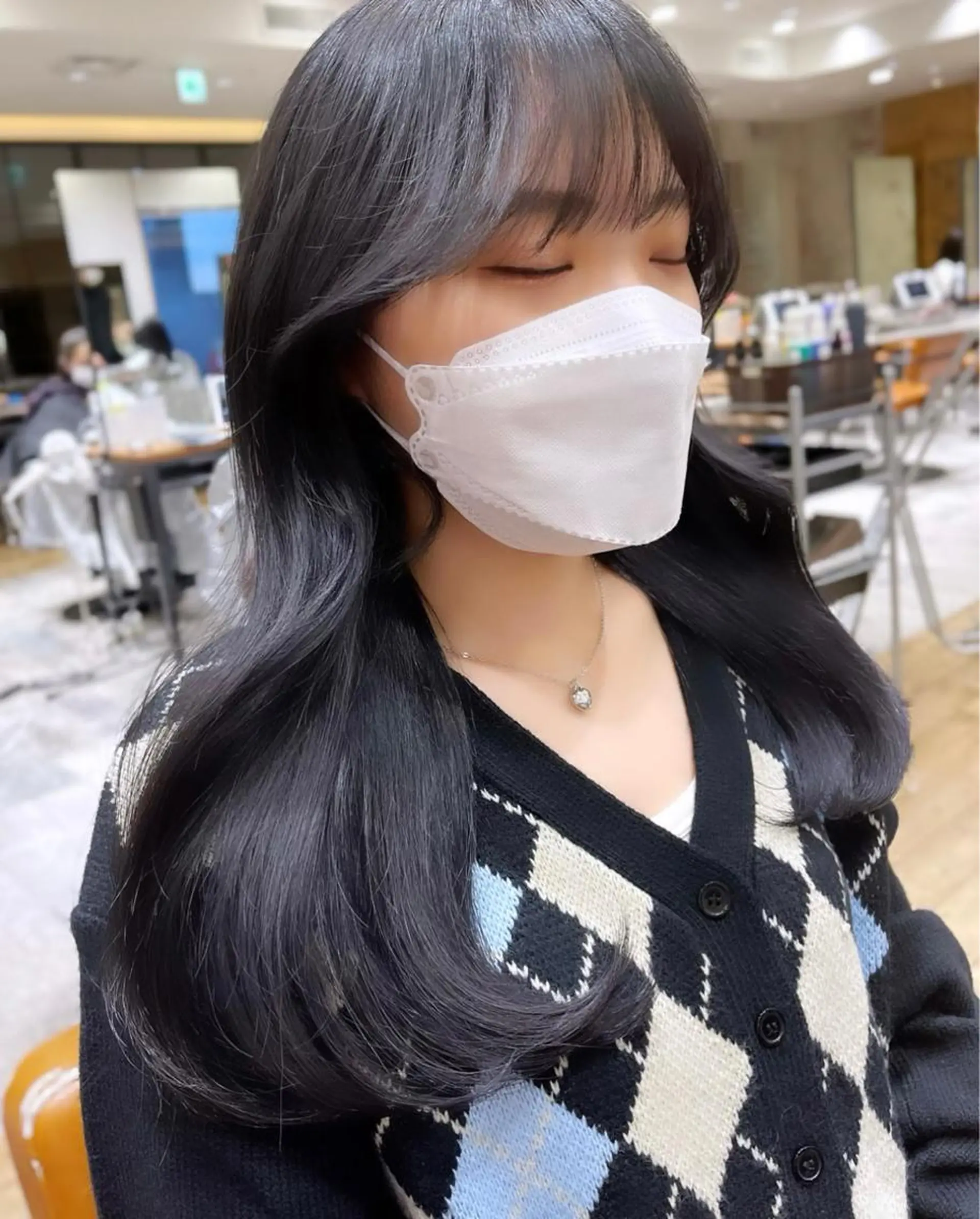 ロング カラー パーマ ヘアアレンジ イルミナカラー くびれヘア 髪質改善 韓国風ヘア トリートメント 日本一の小顔カット/ ボブ/顔周り/韓国のヘアスタイル