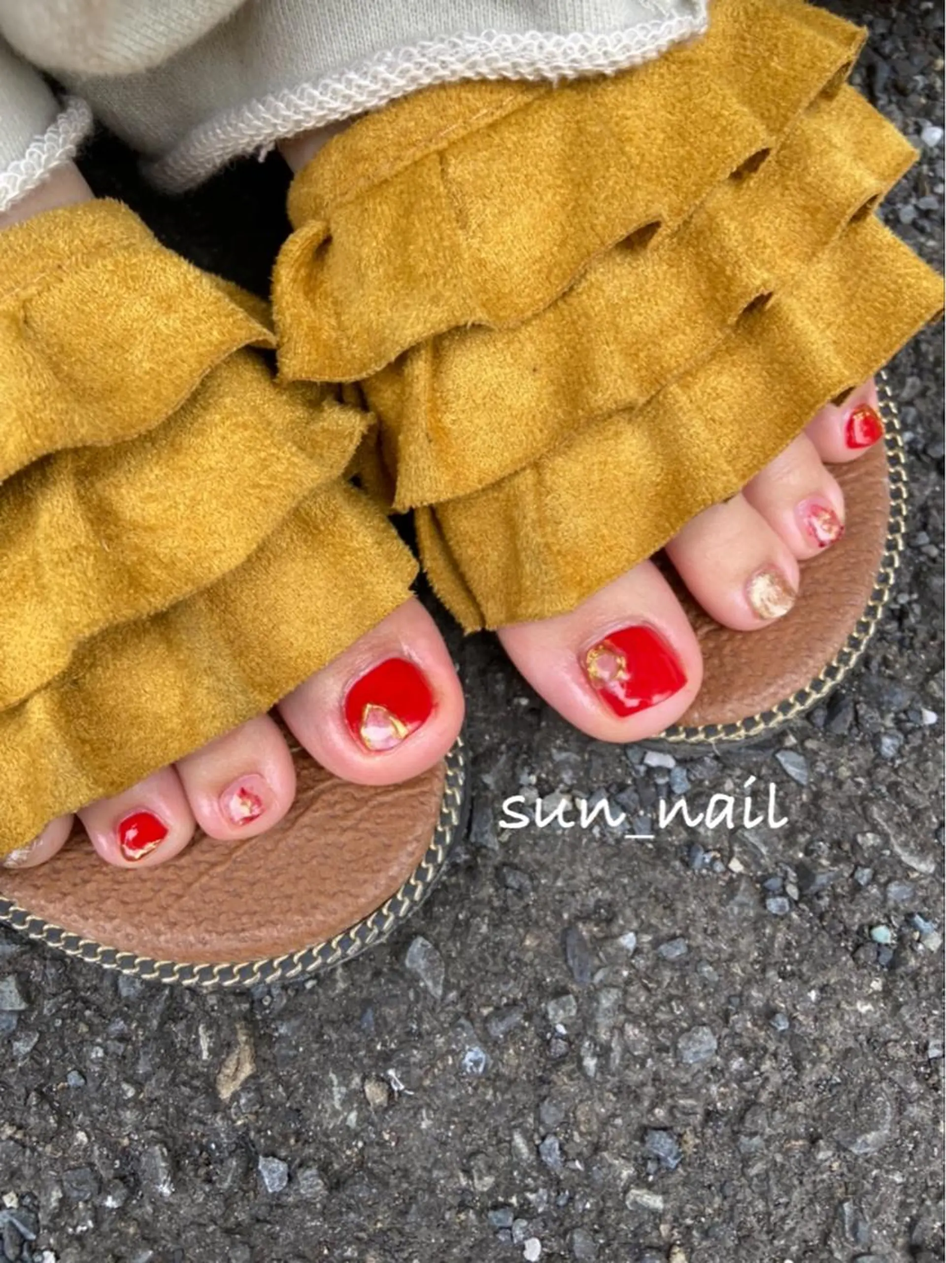 ネイル アートネイル クリアネイル ミラーネイル ニュアンスネイル 赤色 . unffのネイルデザイン