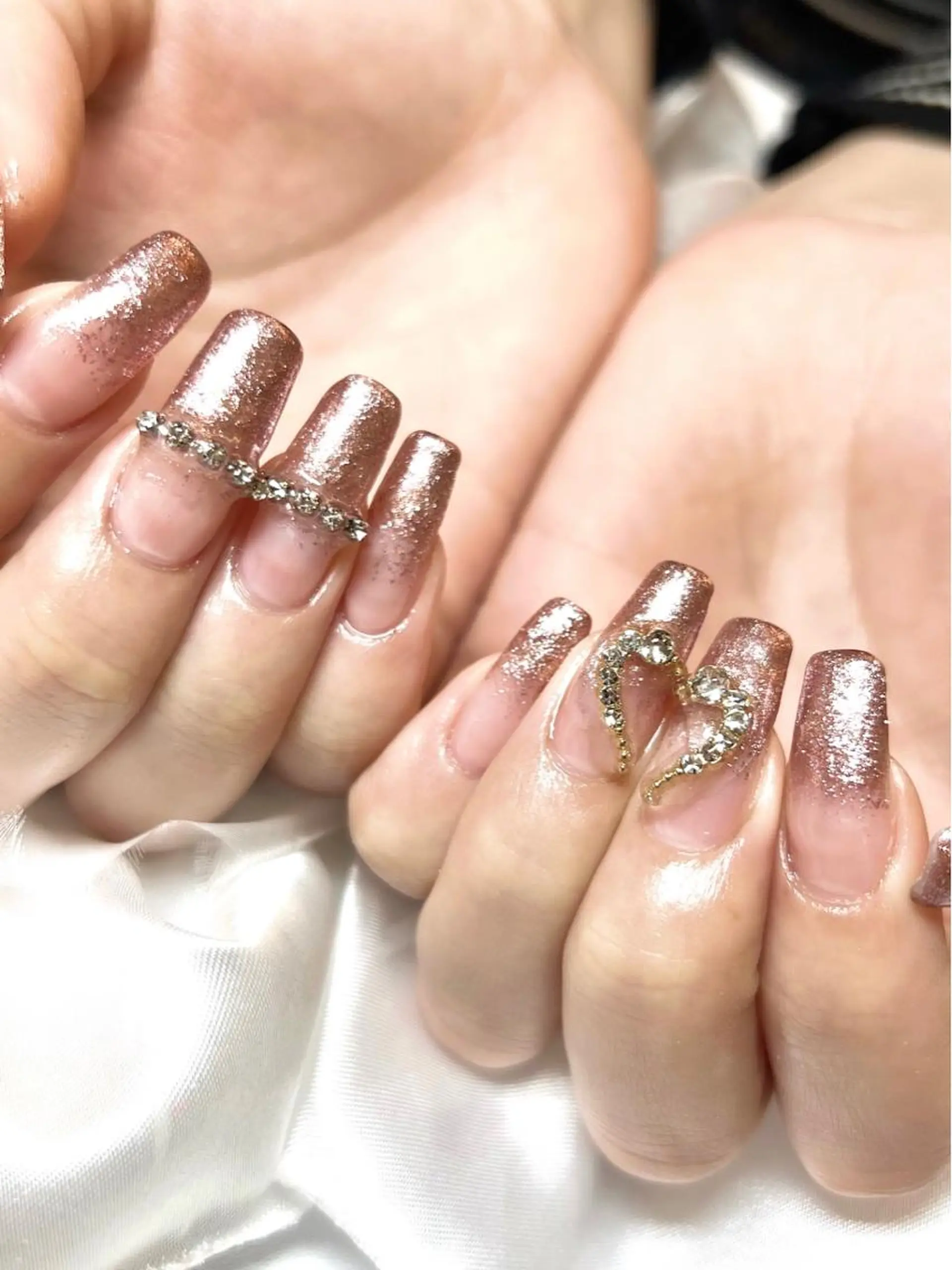 ネイル アートネイル オーロラネイル ジェルネイル 韓国ネイル ラメ(グリッター) clover nailのネイルデザイン