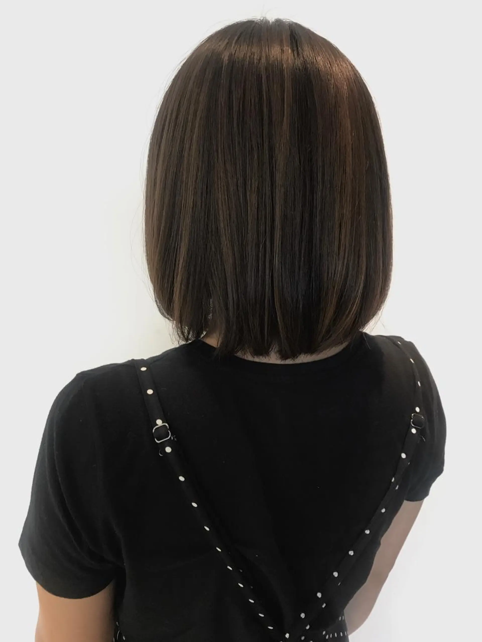 ミディアム カラー アッシュ ブリーチ ブルーカラー ブラウンカラー ブルージュ 二宮 早智子のヘアスタイル