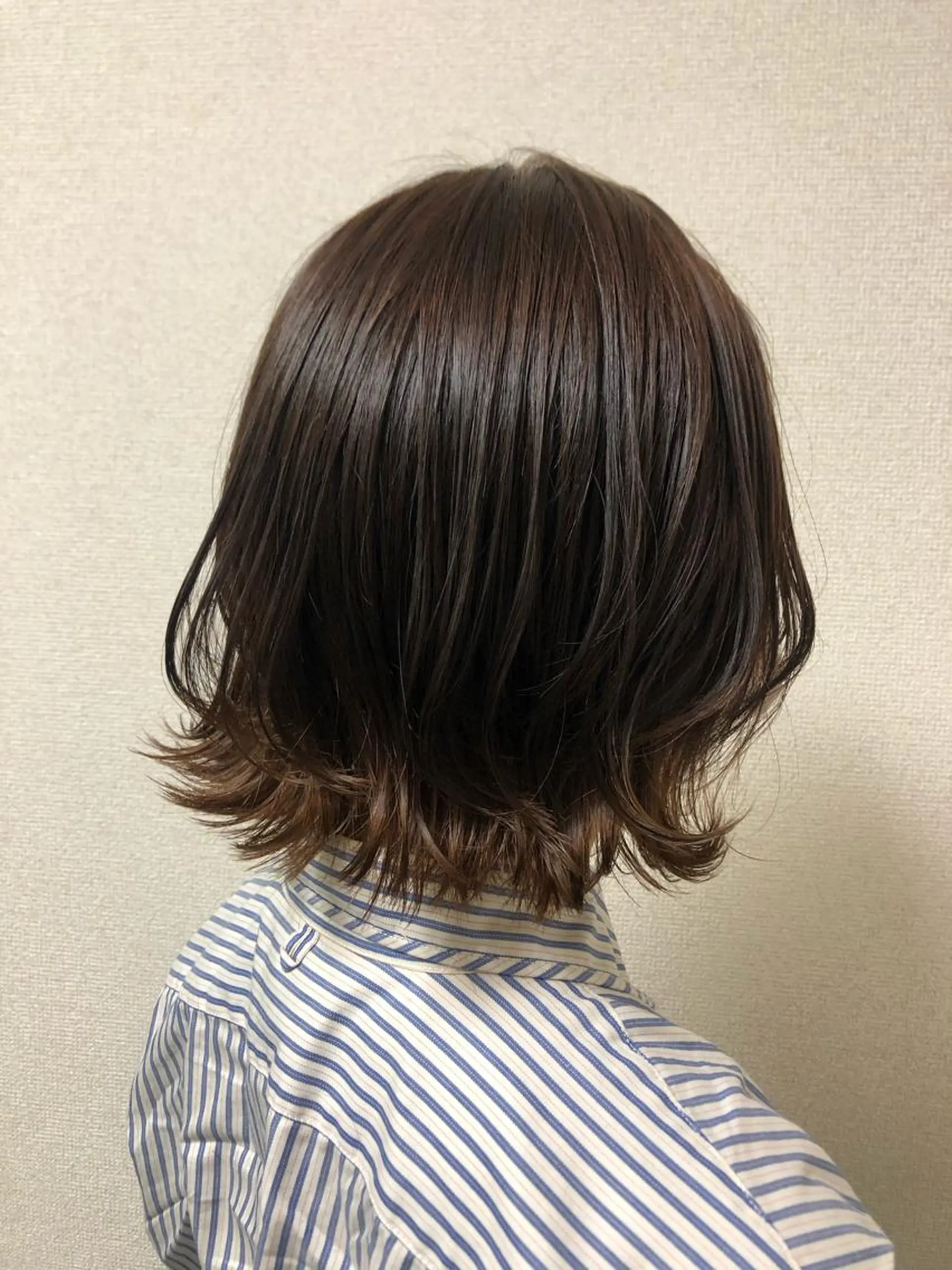 ミディアム カラー アッシュ バレイヤージュ ベージュカラー ブリーチ ブルーカラー 大久保 真希のヘアスタイル