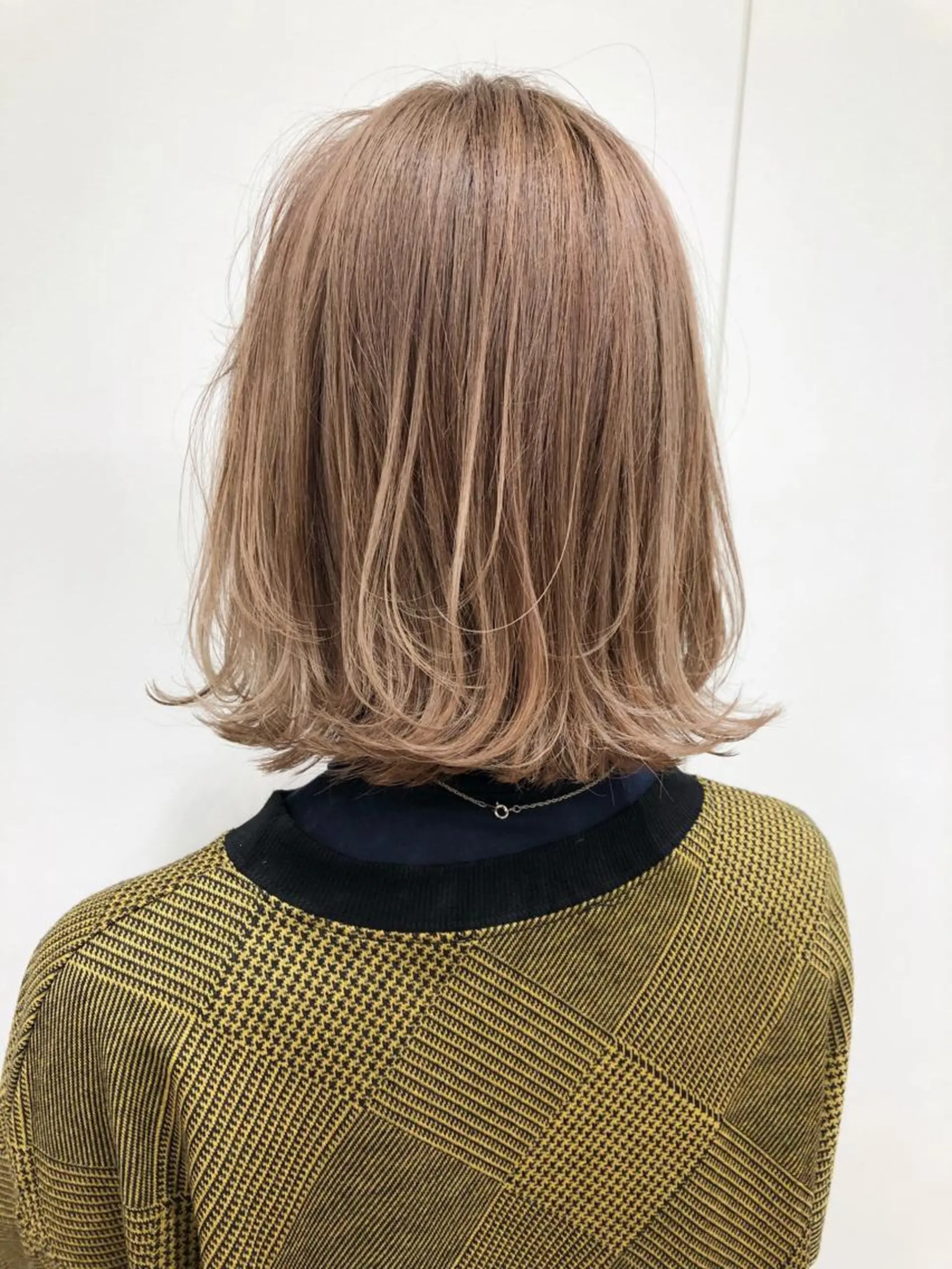 ミディアム カラー ベージュカラー ブリーチ ブラウンカラー ブラウンベージュ ケアブリーチ ケアブリーチ 坪井佑樹のヘアスタイル