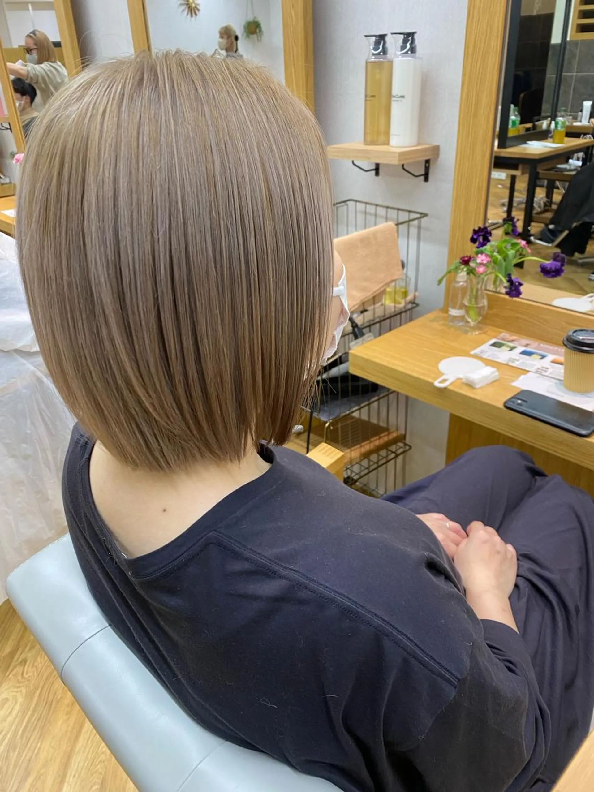 カラー ベージュカラー ブリーチ ハイトーンカラー ハイトーンベージュ 🌈今野佑哉 ショートボブブリーチのヘアスタイル