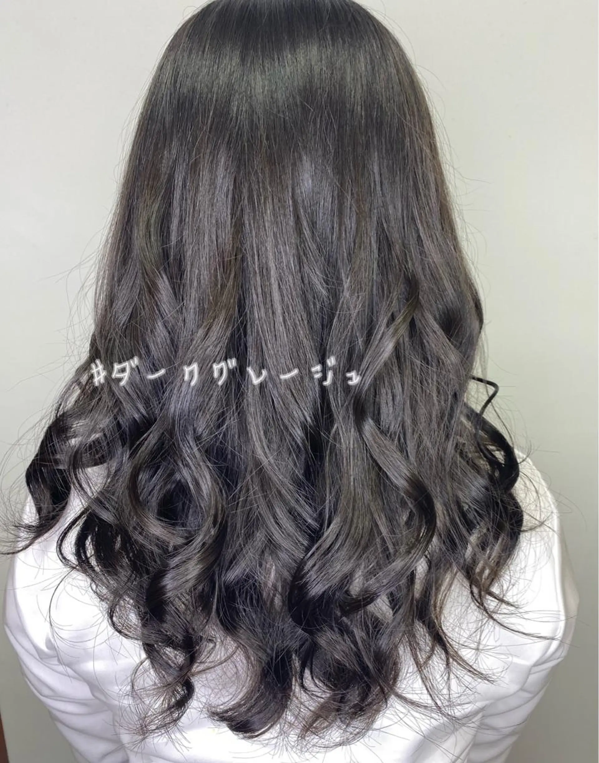セミロング カラー ヘアアレンジ アッシュ アッシュグレー アッシュグレージュ ブリーチ 透明感カラー ヘアカラー トリートメント HAIRSALONLOOP所属・川上 麻梨阿のヘアスタイル