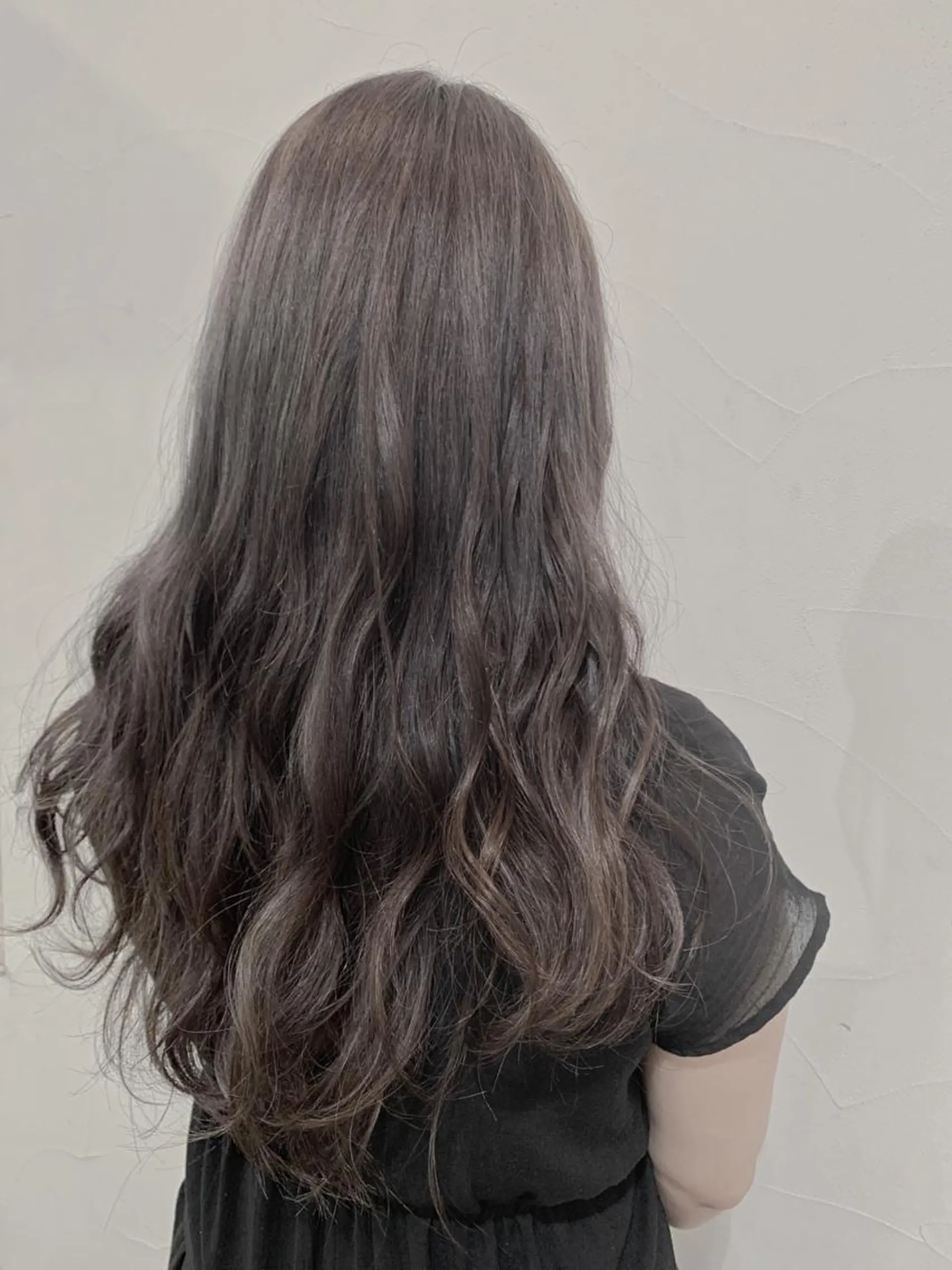 ロング カラー 乳井 悠香のヘアスタイル