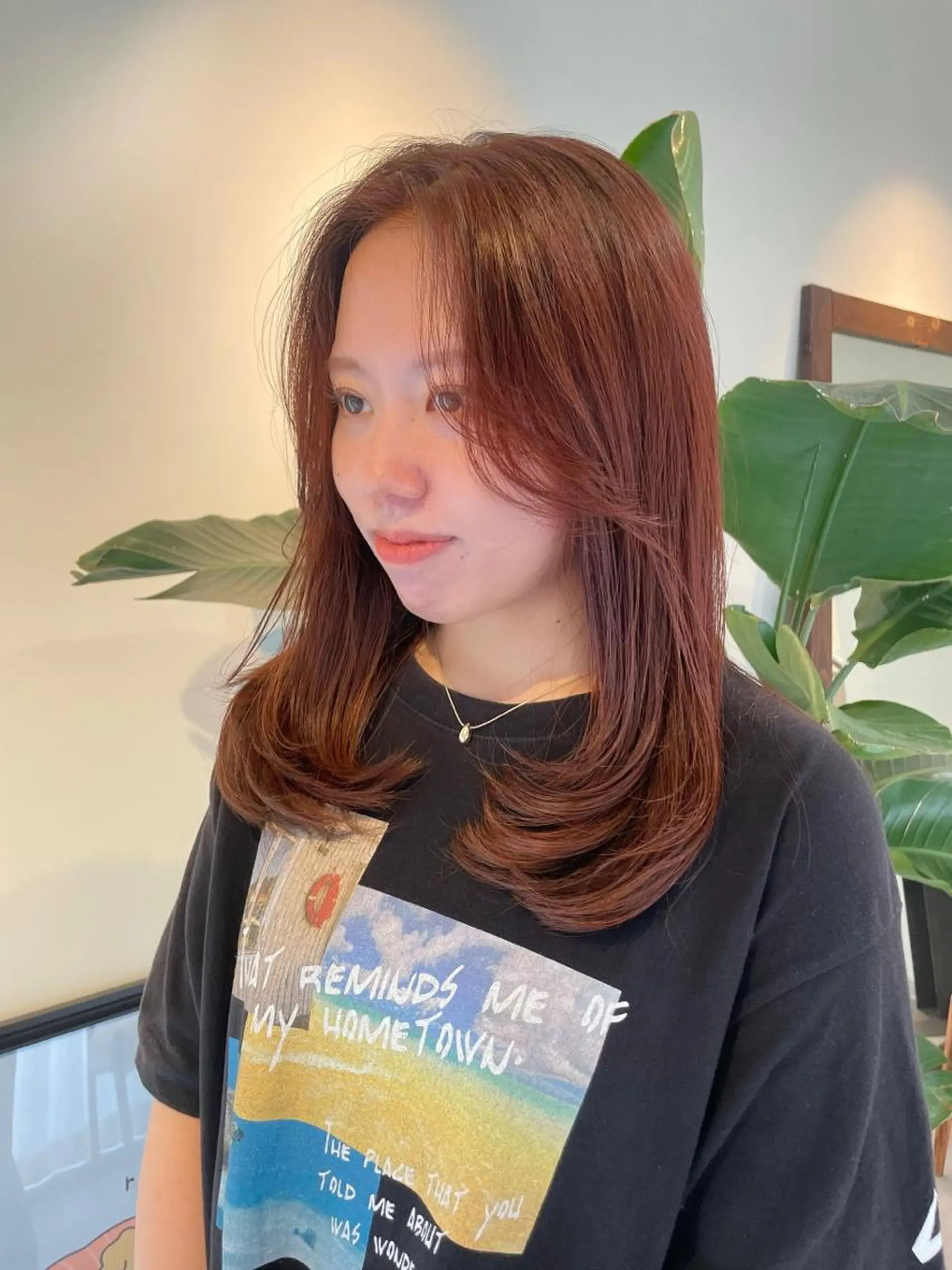 カラー 若月 あやかのヘアスタイル