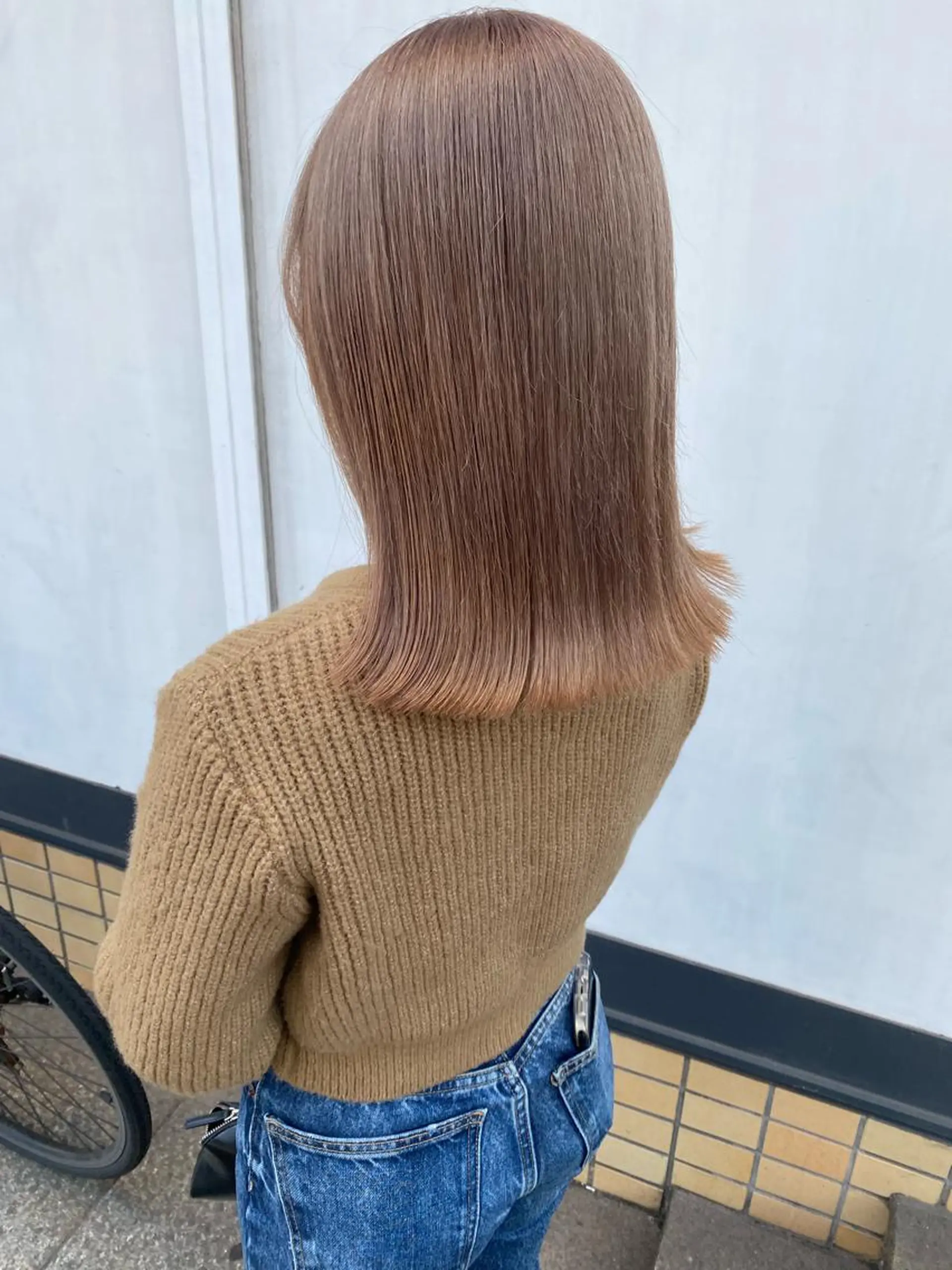 ミディアム W所属・小林 朋花のヘアスタイル