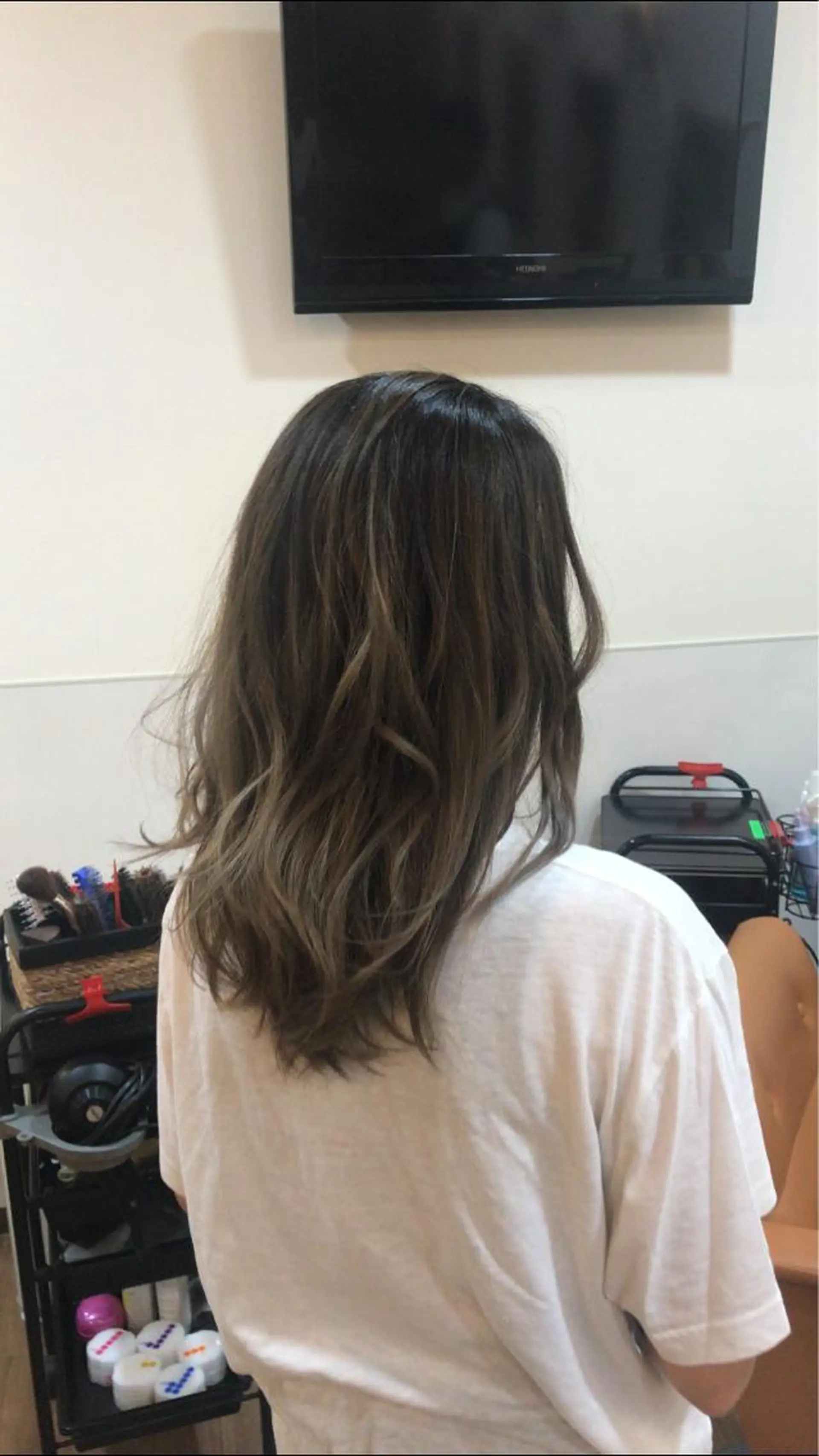 ミディアム カラー バレイヤージュ ハイライトカラー ハイライト レイヤーカット [髪質改善] 北生駒 店長/古居聖理のヘアスタイル