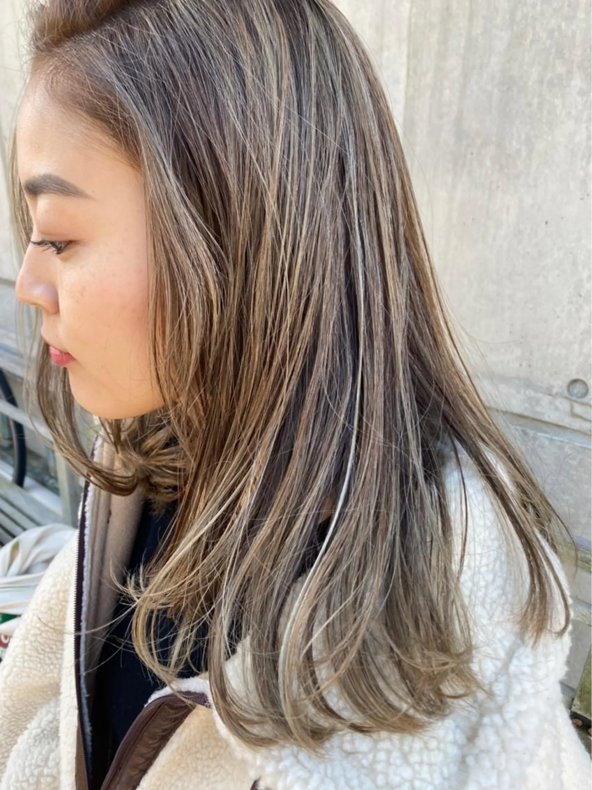 カラー ハイライトカラー モダーン北鎌倉所属・中溝 アカリのヘアスタイル