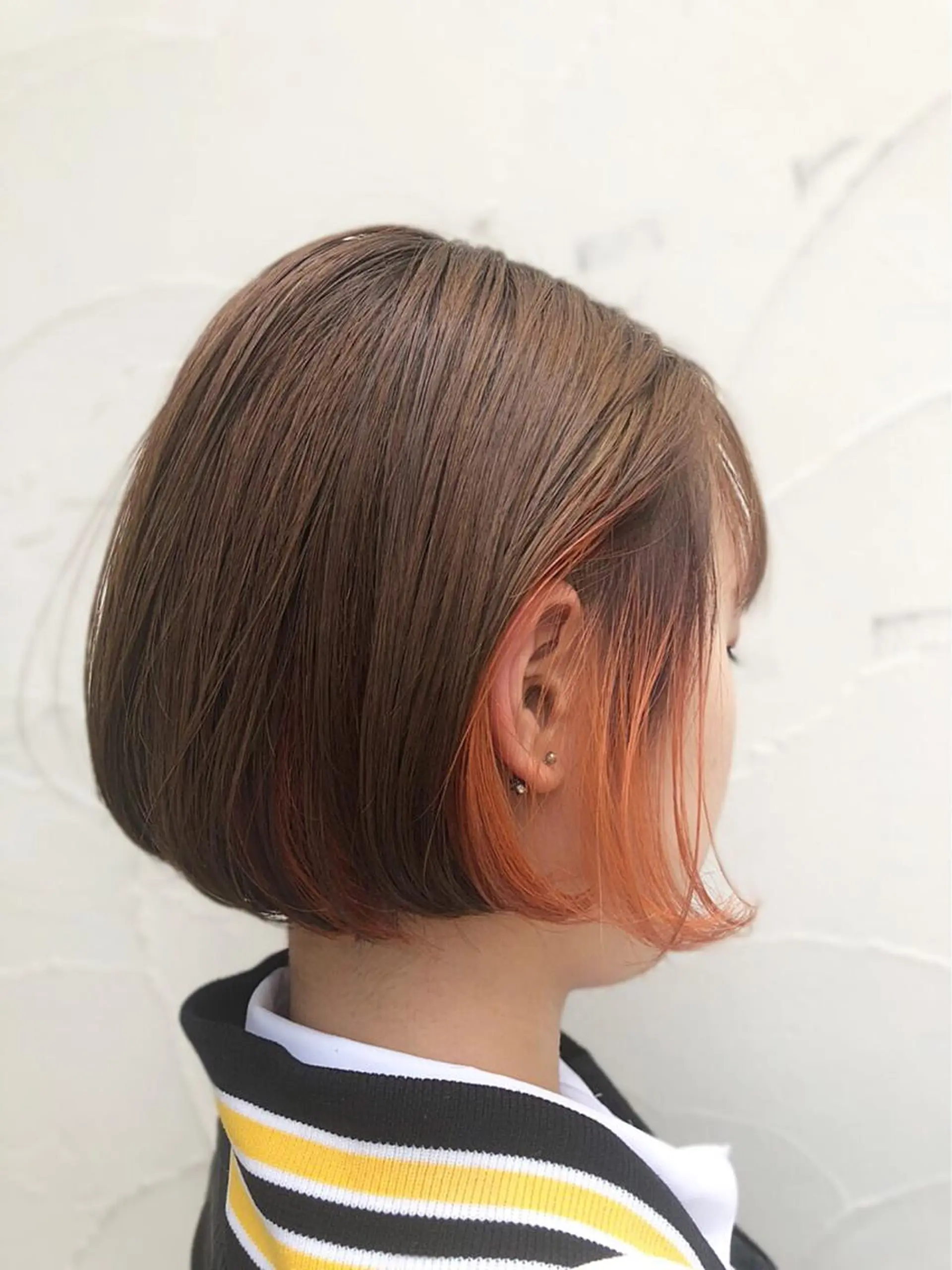 ショート カラー ベージュカラー インナーカラー オレンジ ボブ カット ヘアカラー 大岩 茉愉のヘアスタイル