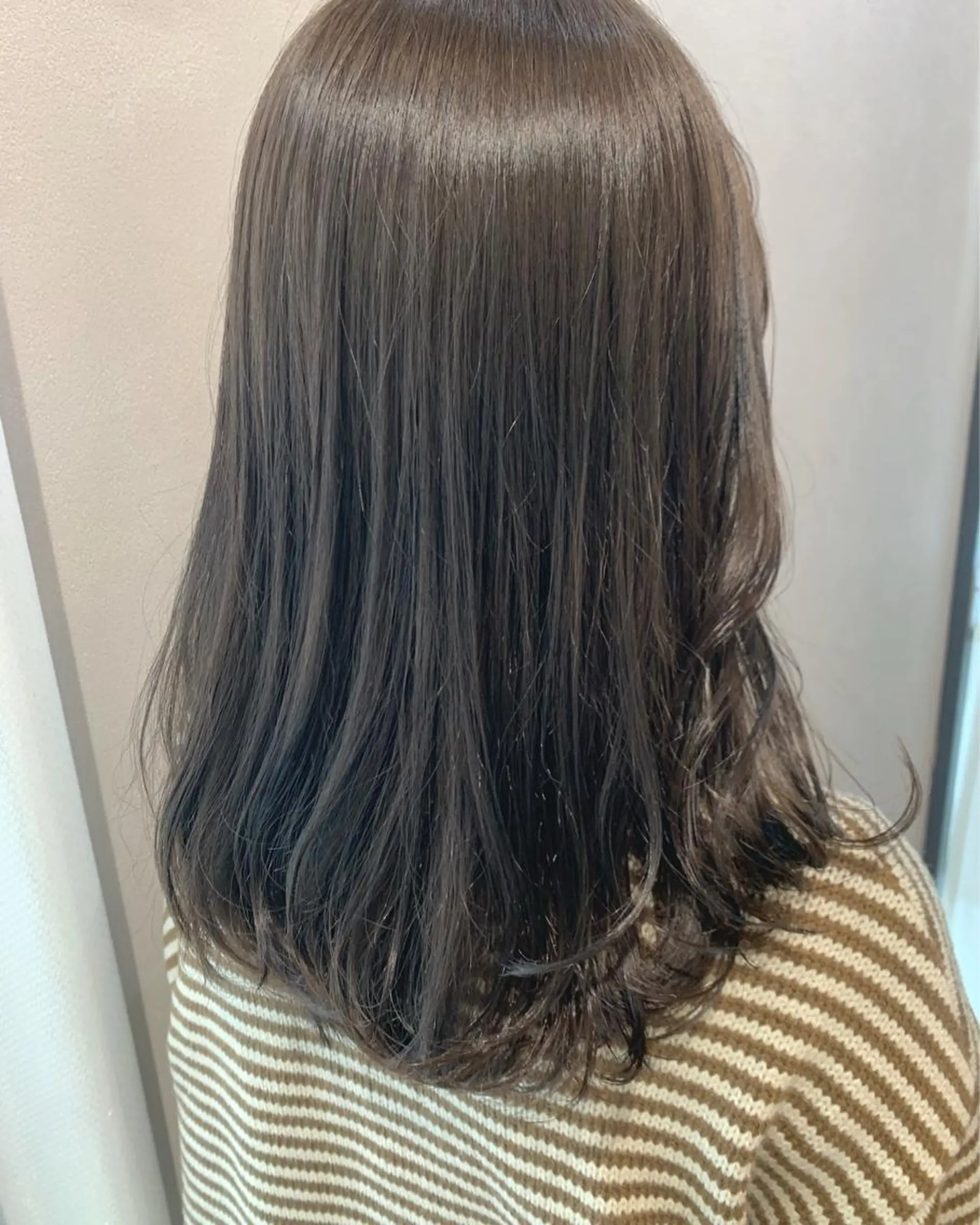セミロング カラー 透明感カラー グレージュ カット ヘアカラー トリートメント hub hair レイヤー/透明感のヘアスタイル