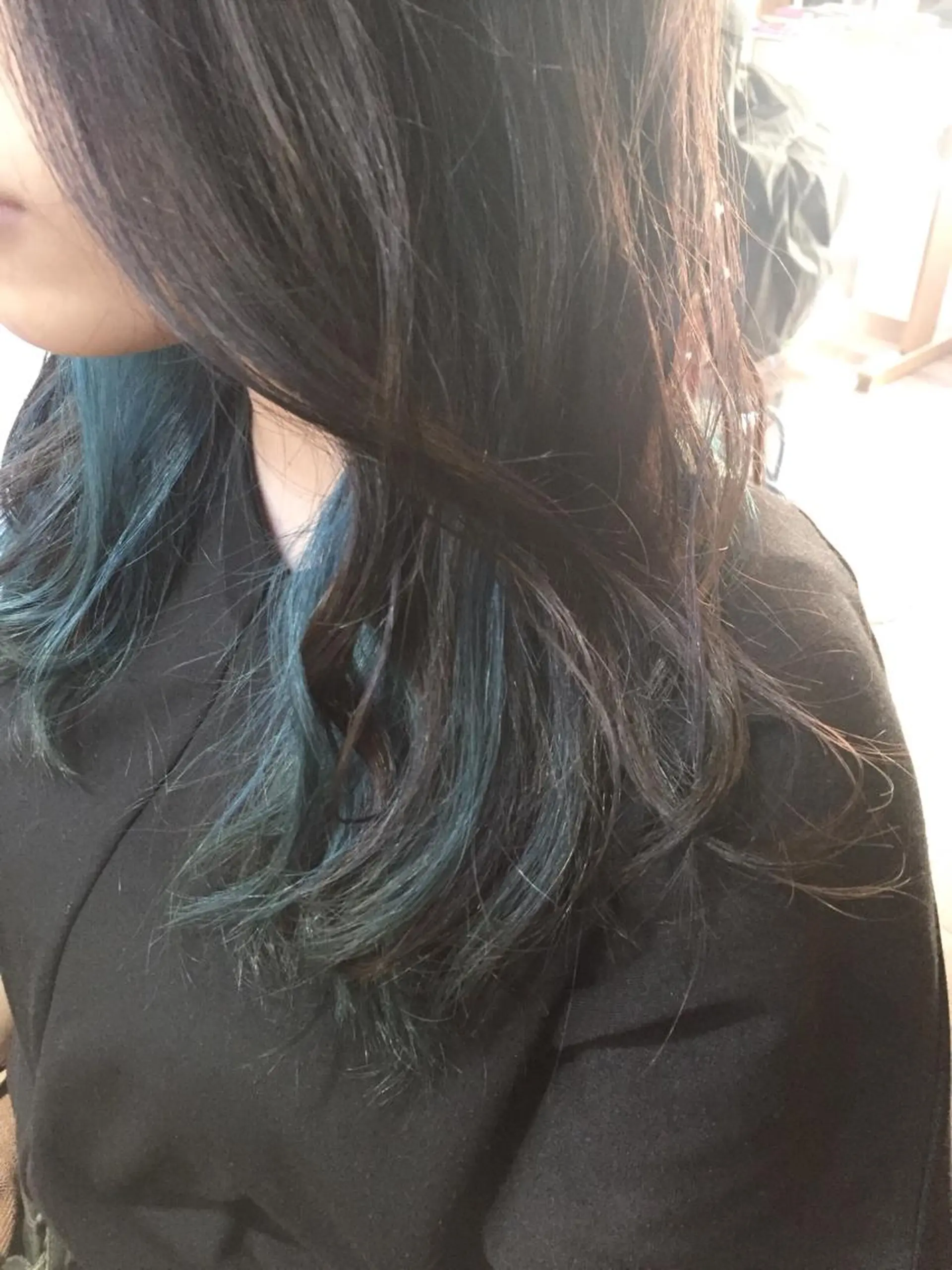 ミディアム カラー アディクシーカラー ブルーカラー インナーカラー 原宿サロン代表 デザインカラー伊藤卓のヘアスタイル