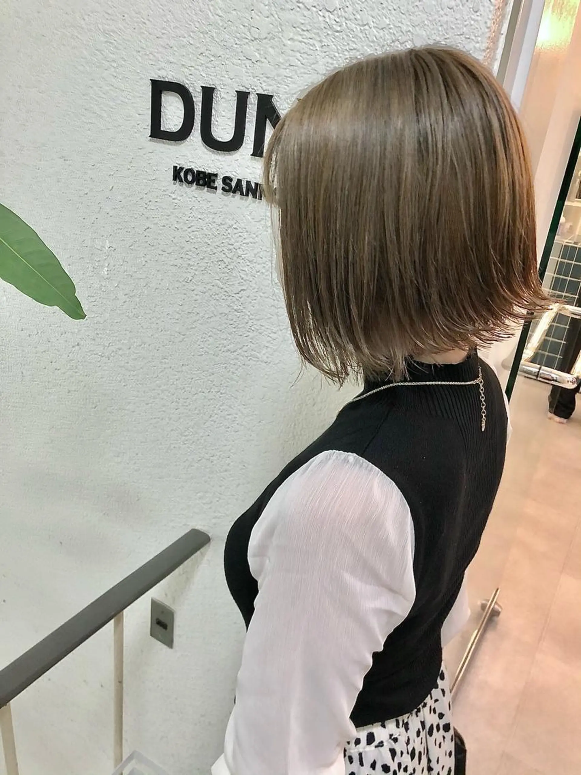 ショート カラー ベージュカラー ハイトーンカラー ハイトーンベージュ ボブ Saori / さおりのヘアスタイル