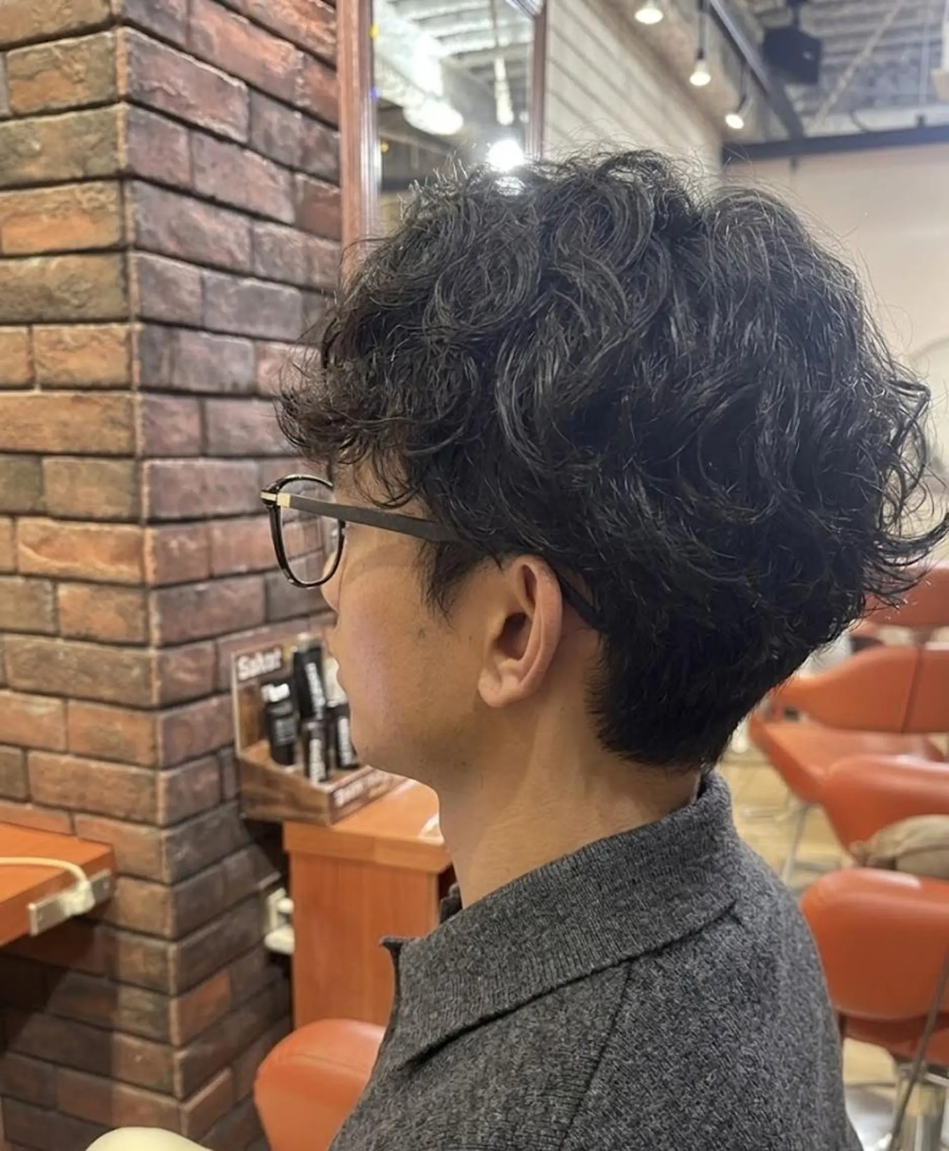 パーマ ミディアム アッシュ アッシュブラウン カット パーマ トリートメント ヘッドスパ flencia 丸 和博｜カットのヘアスタイル