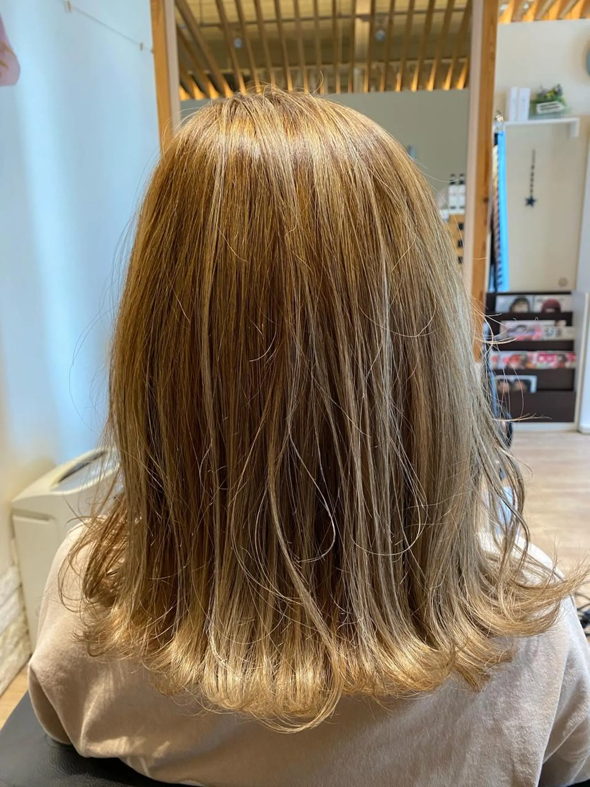 セミロング カラー 関口 友行のヘアスタイル