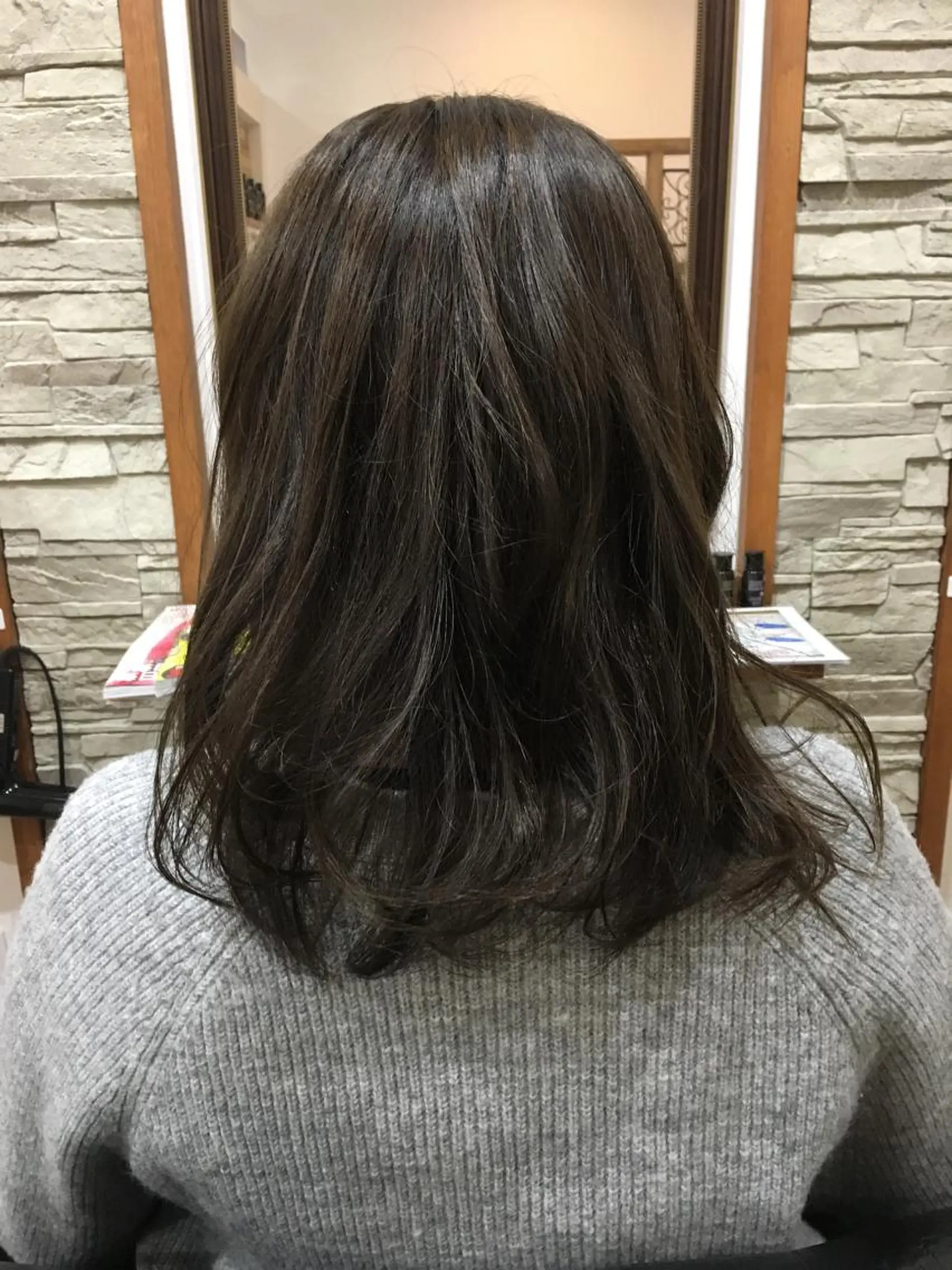 セミロング アッシュ カット ヘアカラー hair salon el soluz所属・山岡 秀規のヘアスタイル
