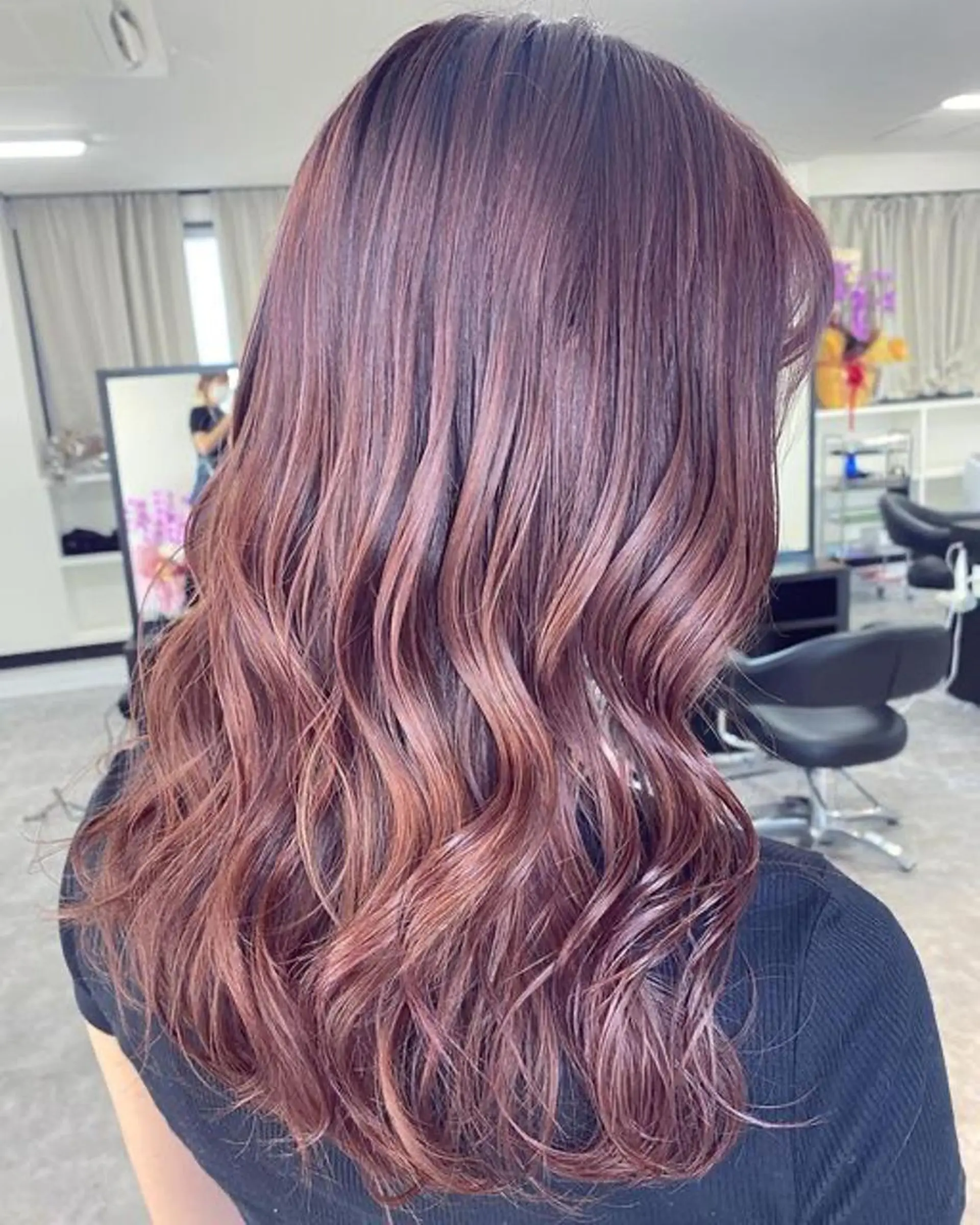 セミロング カラー LOBY所属・LOBY トモヤのヘアスタイル