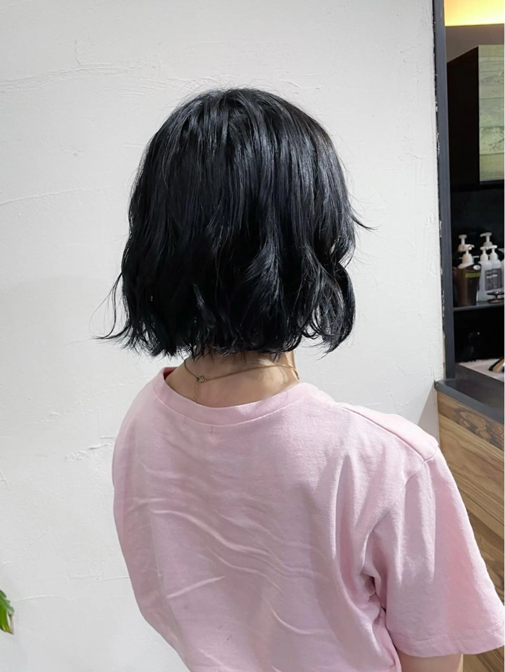 ミディアム カラー 黒髪 ブルーカラー ブルーブラック かんばら りょーいのヘアスタイル