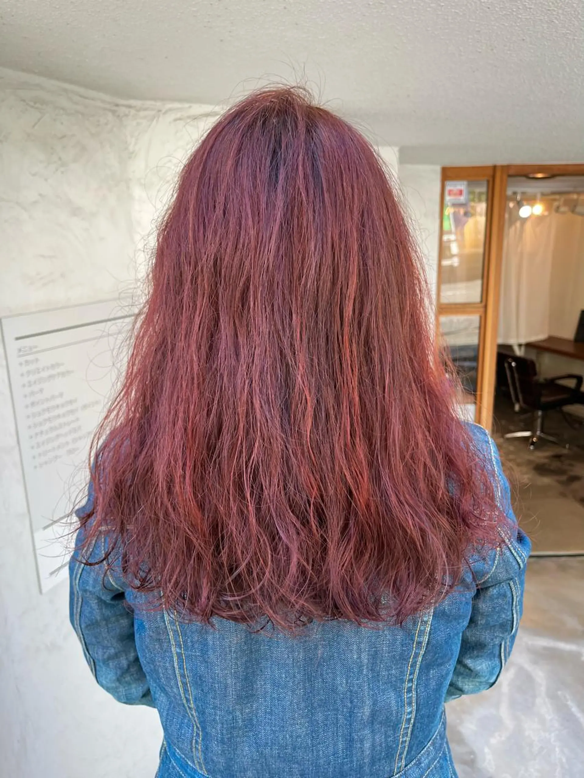 セミロング カラー カシス レッドカラー FUJINO RYOのヘアスタイル