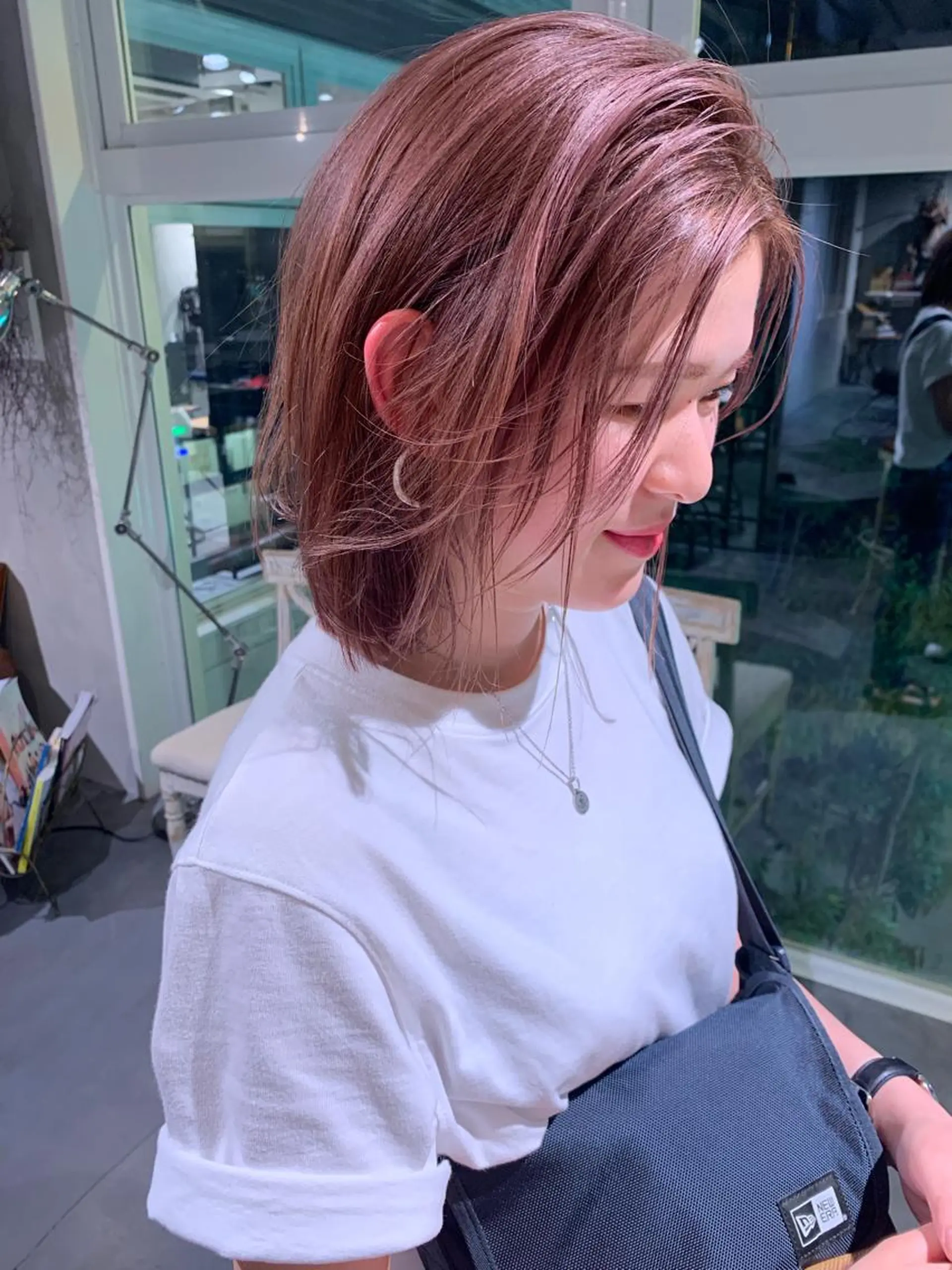 ショート カラー ベージュカラー ブリーチ ピンクカラー ピンクベージュ 柔らかブラウン/顔周 りレイヤー♡ユウシのヘアスタイル