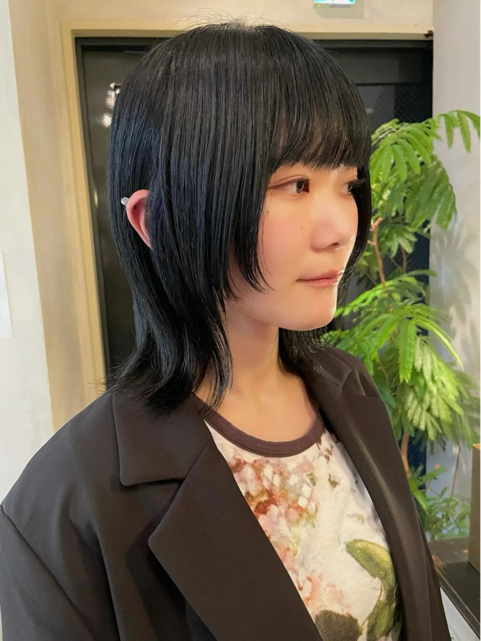 ショート カラー ネイビーカラー カット ヘアカラー トリートメント SALOWIN所属・ブリーチ✨ ボブ✨レイヤーのヘアスタイル